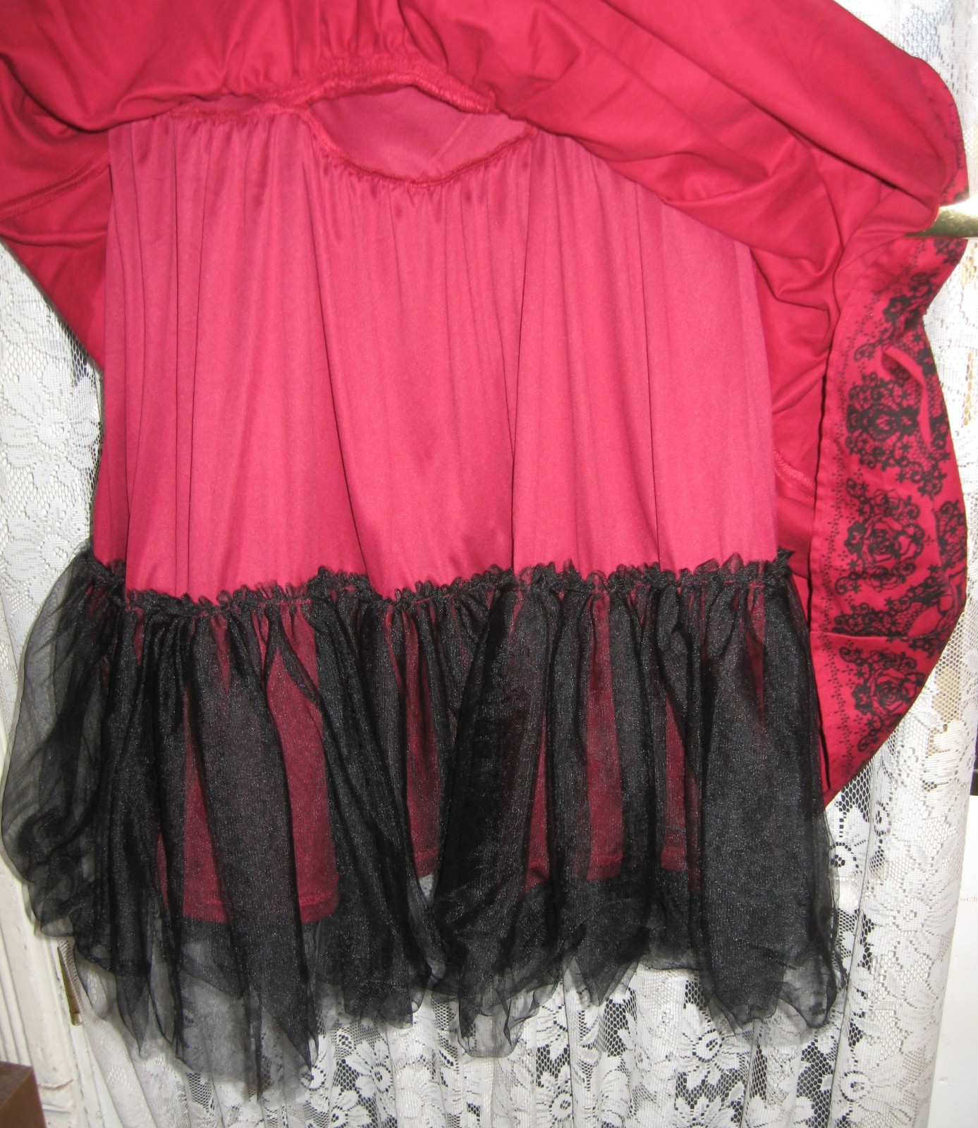 HOT TOPIC RED SUNDRESS BLACK ROSE BORDER LACE-UP FRONT SIZE L NWT PRETTY !