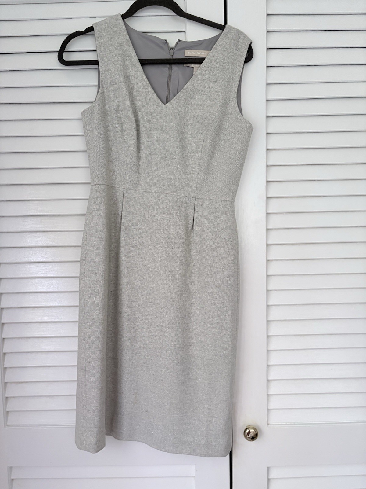 Banana Republic Grey Wool Blend Sheath Dress Size 4 V-Neck Sleeveless Italian
