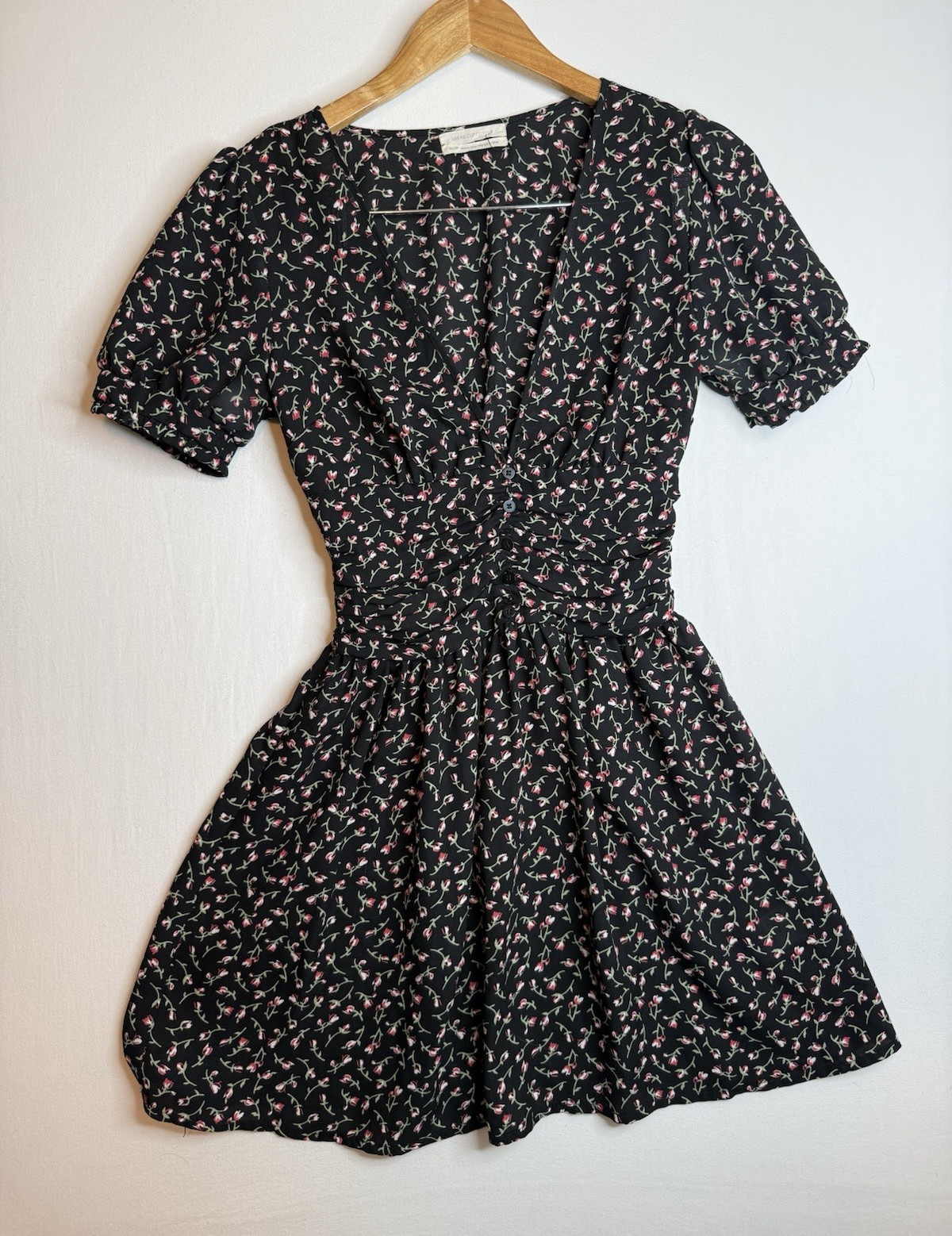 Urban Outfitters Women’s Black Floral Size XS Mini Dress Fit And Flare V-Neck