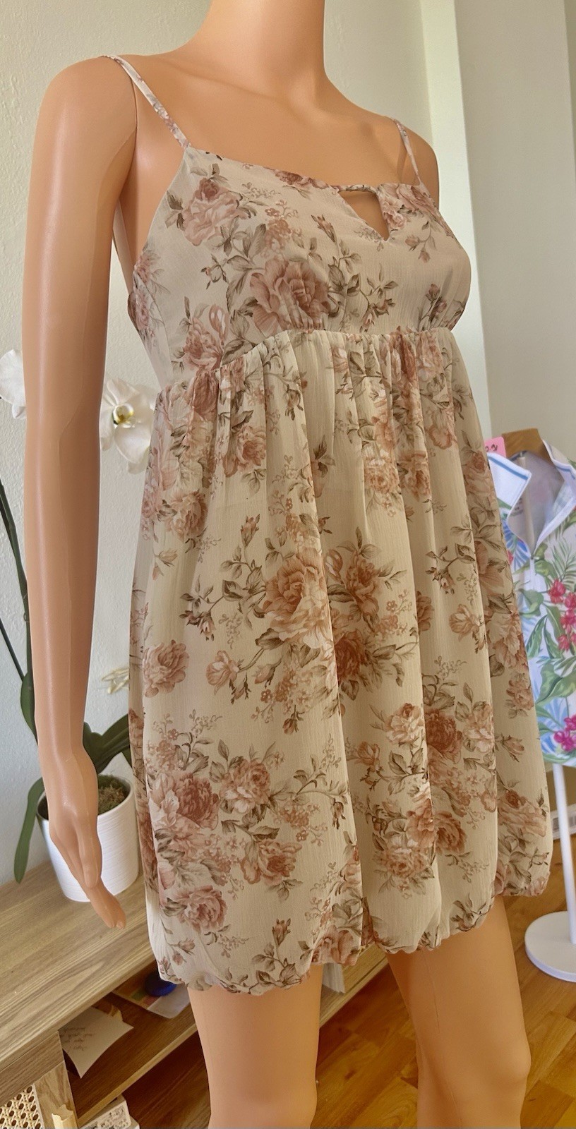 Walter Baker Beige Pink Green Floral Strappy Sleeveless A-Line Mini Dress 0