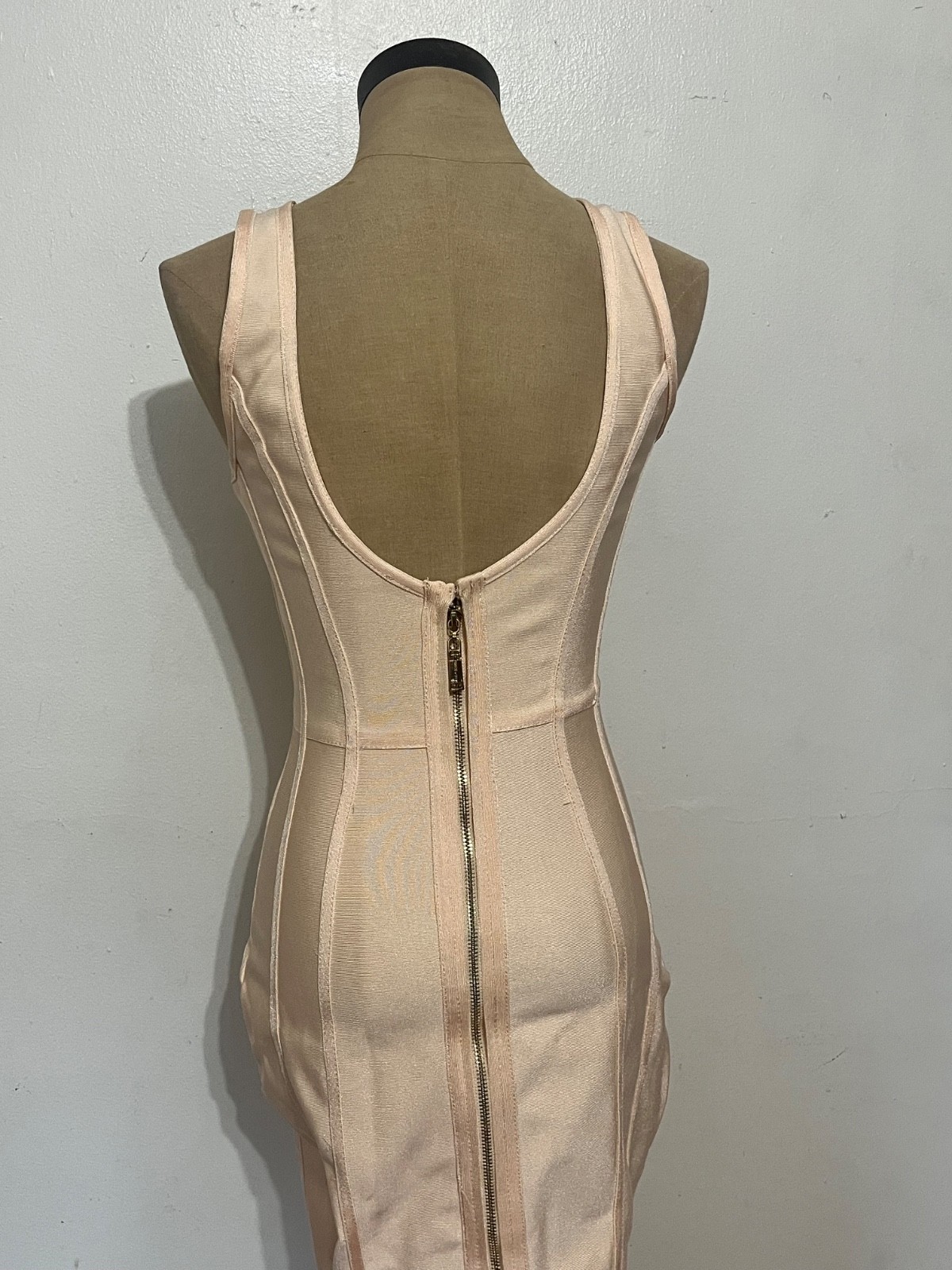 Peace + Love Sleeveless Bodycon Midi Dress in Light Peach – Size US 4
