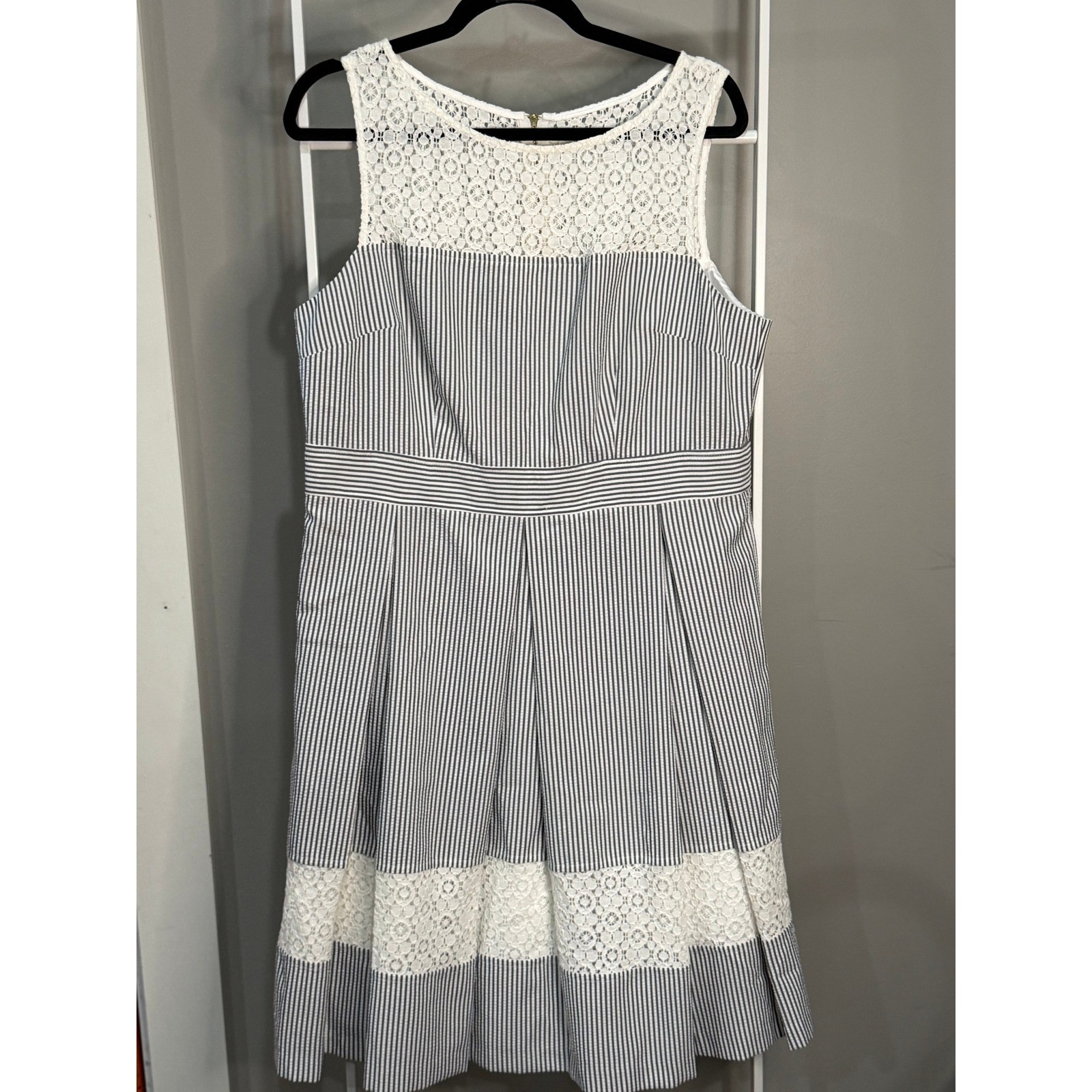 DB Established 1962 Seersucker Lace Pinstripe Dress Gray White Size 16