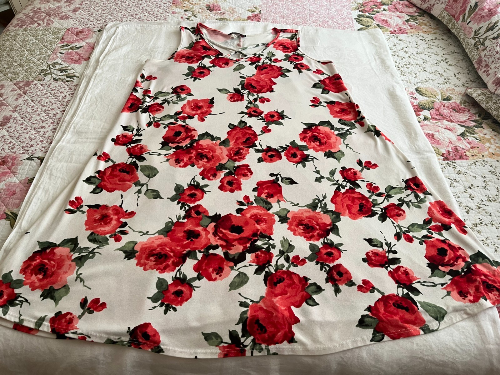 French Atmosphere 1X White Red Roses Sleeveless V-Neck SOFT Poly Knit Dress