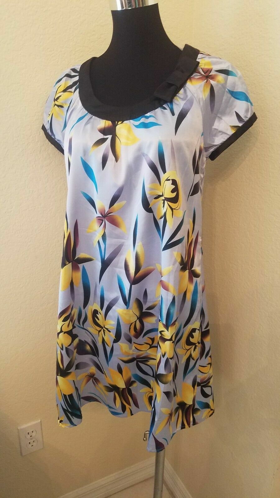 VERTIGO PARIS Ladies Printed Satin Kimono Dress Size XS (NWT) $240
