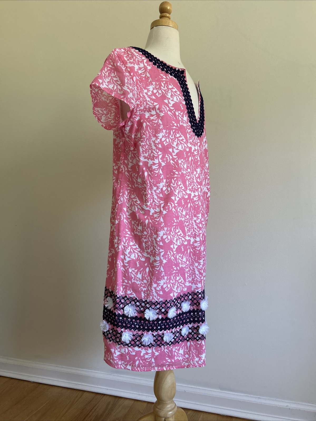 Vineyard Vines Spring Summer Dress Size 4 With Embroidery Trim Work