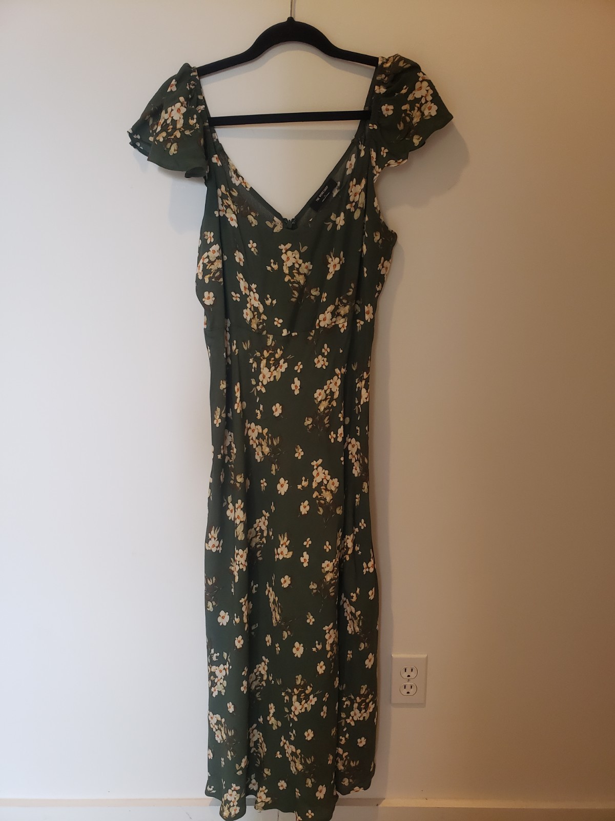 The Workshop Green Floral Midi to Maxi Dress w Leg Slit Vneck Cap Flutter Sleeve