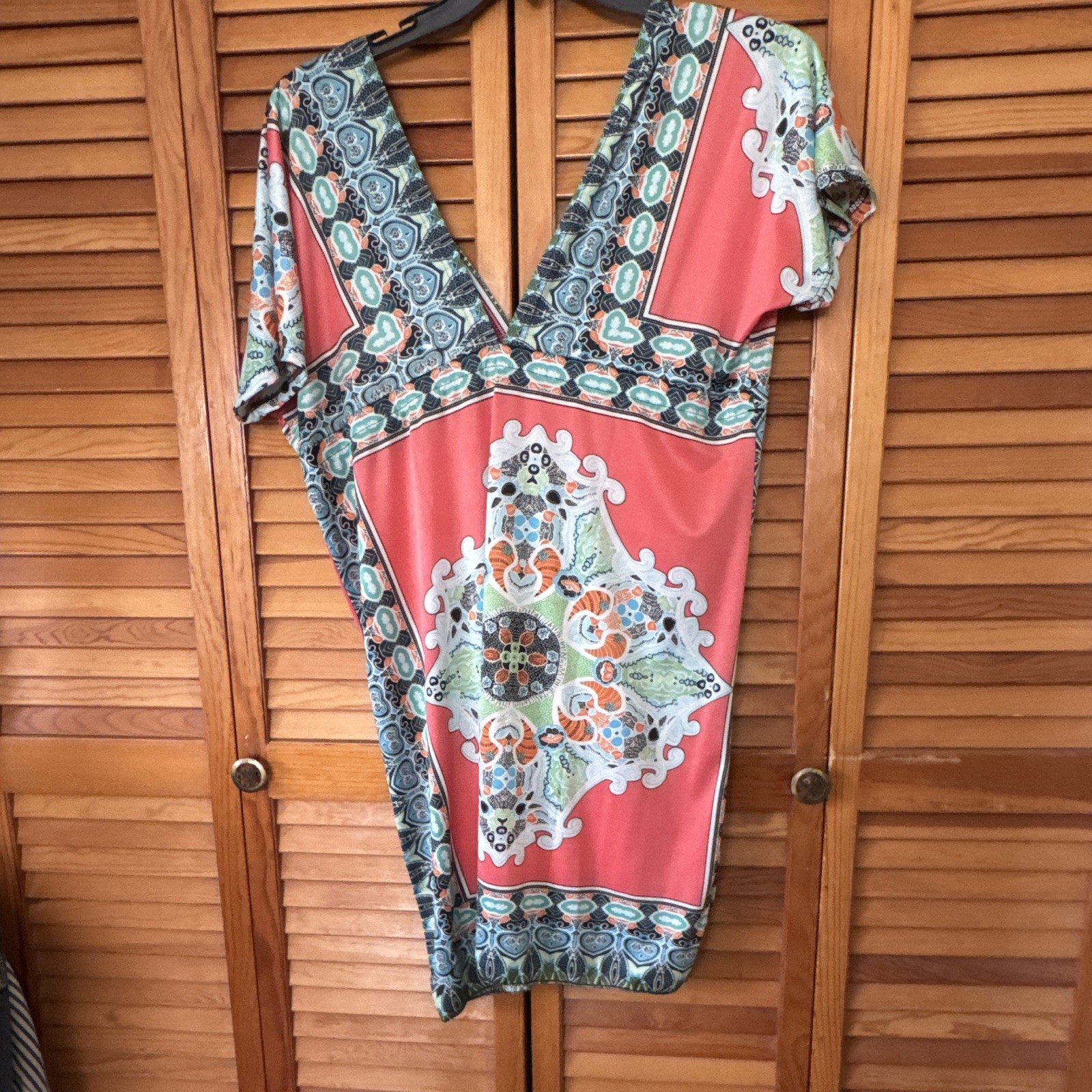 Women’s Coral Blue Green Geometric Print V-Neck Short Sleeve Shift Dress