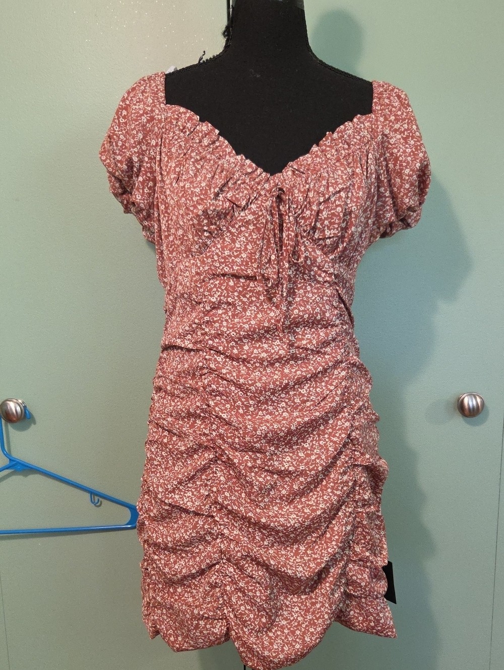 Nwt Lulus Rust Floral Ruched Mini Dress Short Sleeve Size Medium