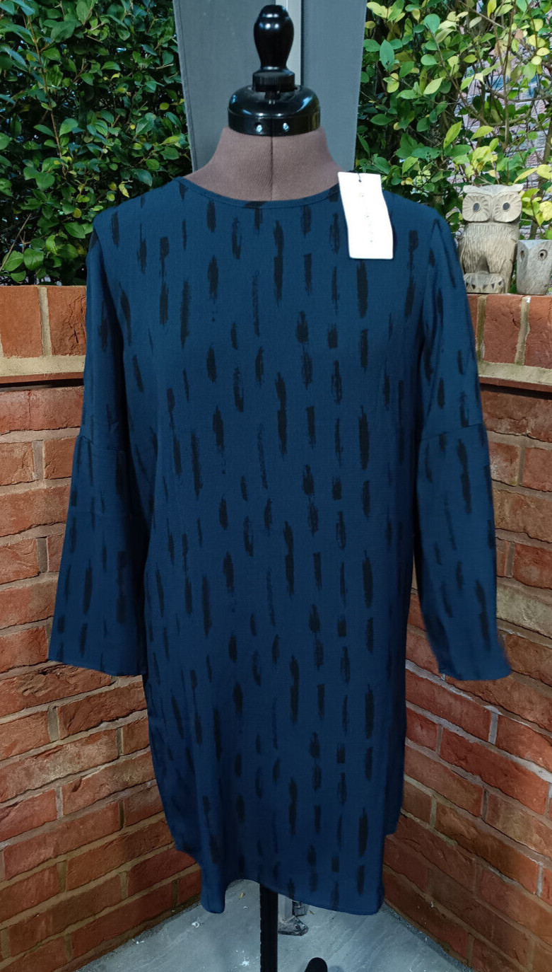 JDY Jacqueline De Yong Blue Dress Size 8 / 36 Knee Length 3/4 Sleeve Slit-Sleeve