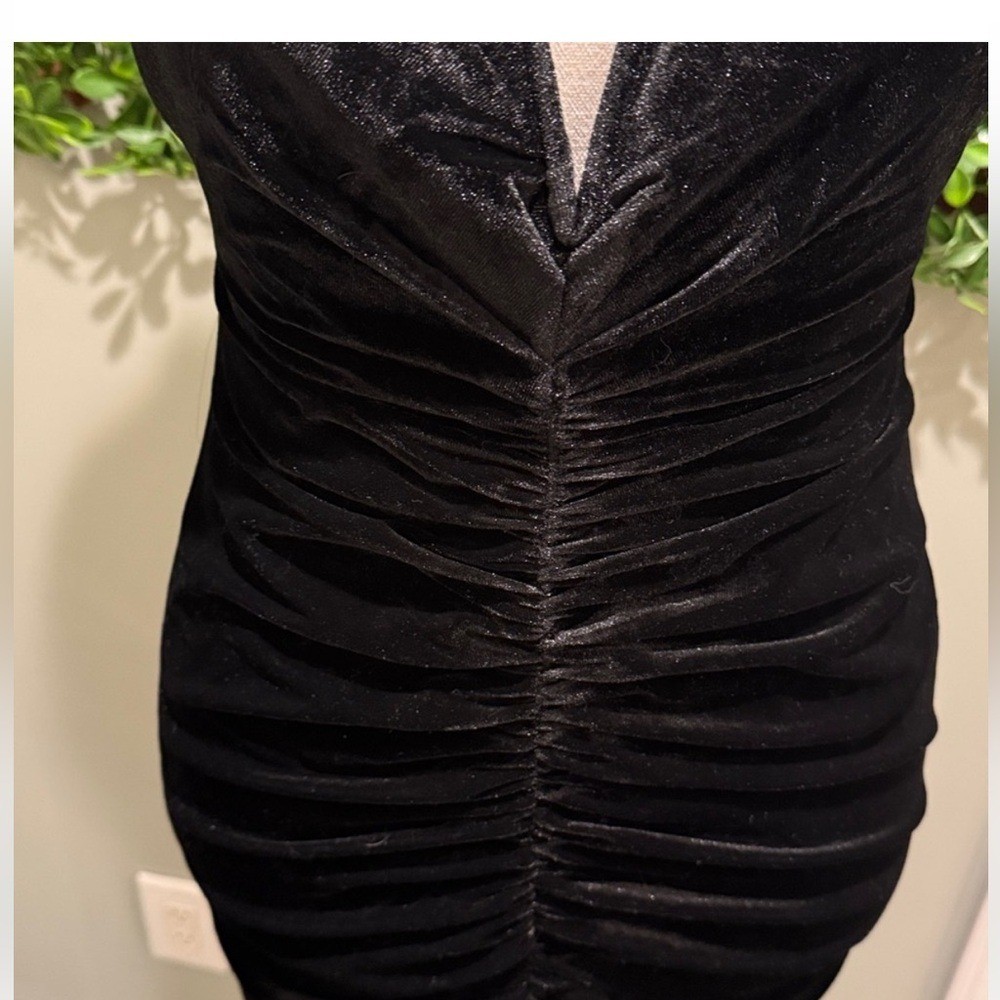 NWT- Stunning Invitation Black Velvet Ruched Sleeveless Dress