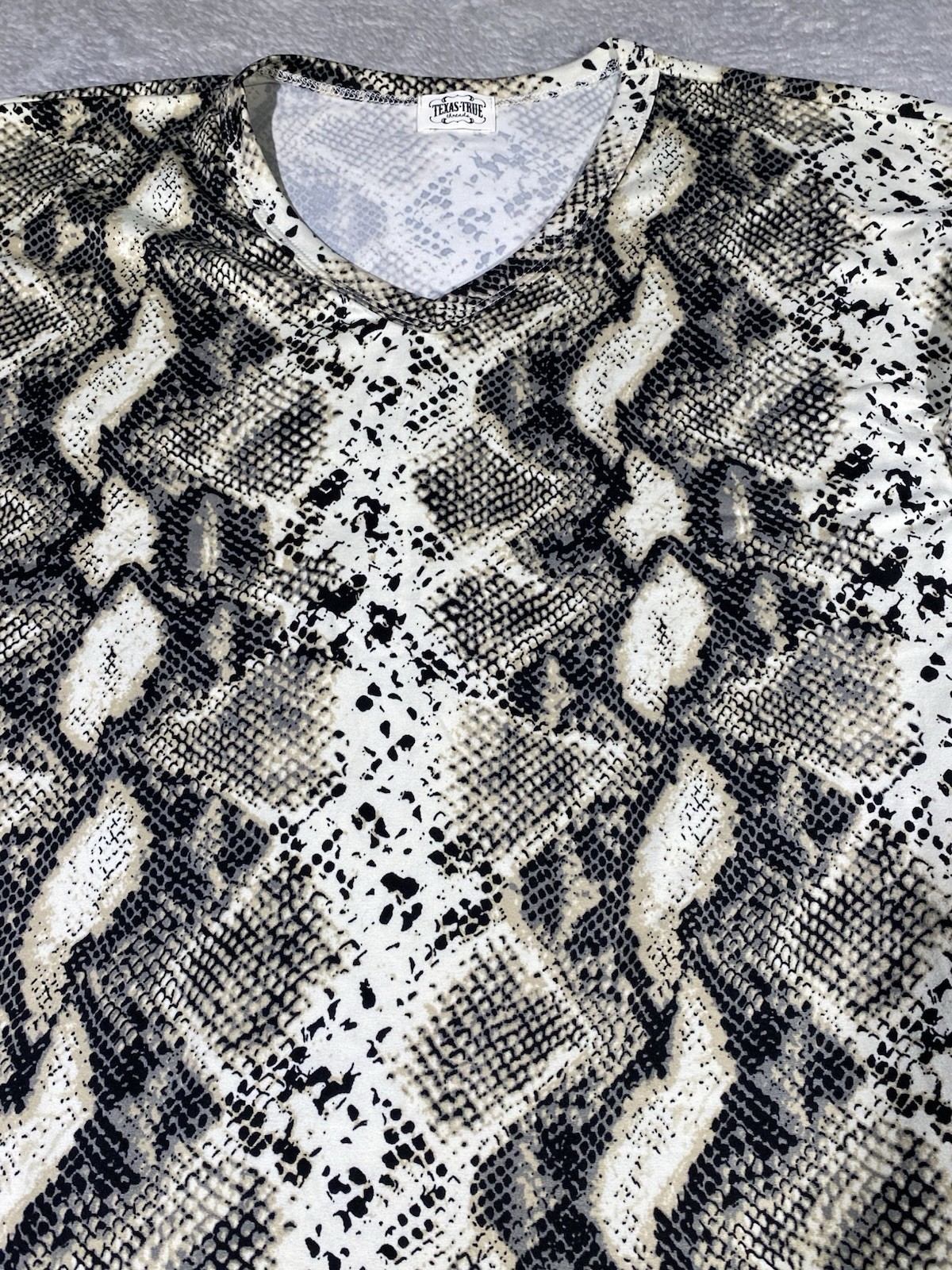 Texas True Threads Snake Print Dress Size Small Short Sleeve V-Neck Western