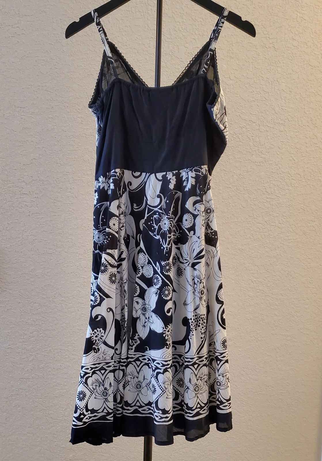 INDIA BOUTIQUE WOMENS MIDI SUNDRESS-SIZE M-SLEEVELESS-BLACK & WHITE
