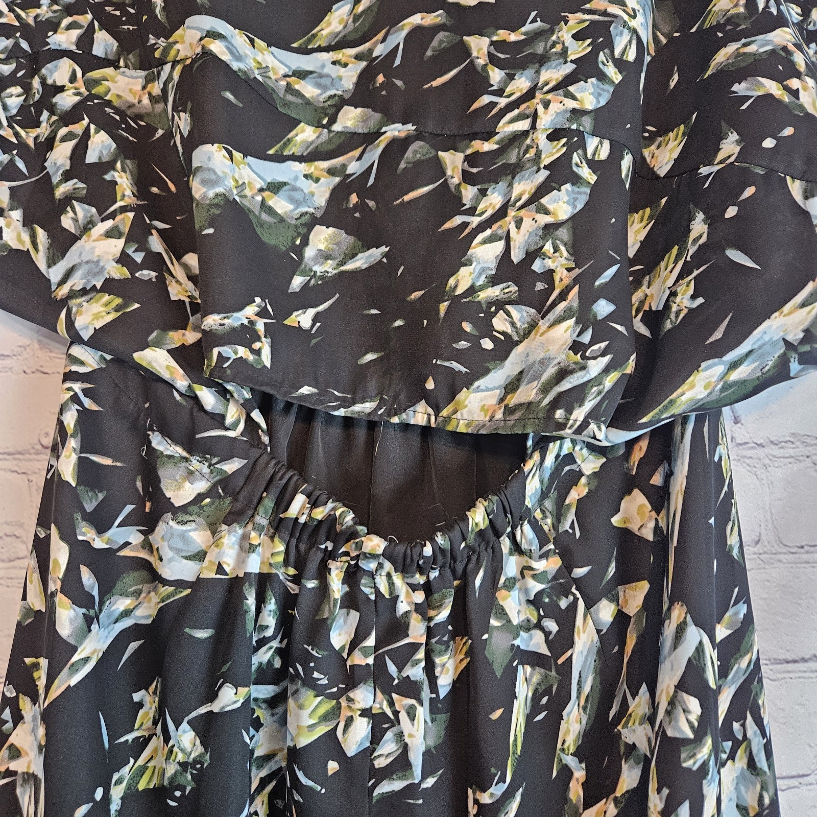 Bb Dakota Black Deep V Neck Back Cut Out Abstract Lined Dress W/ Pockets Sz M