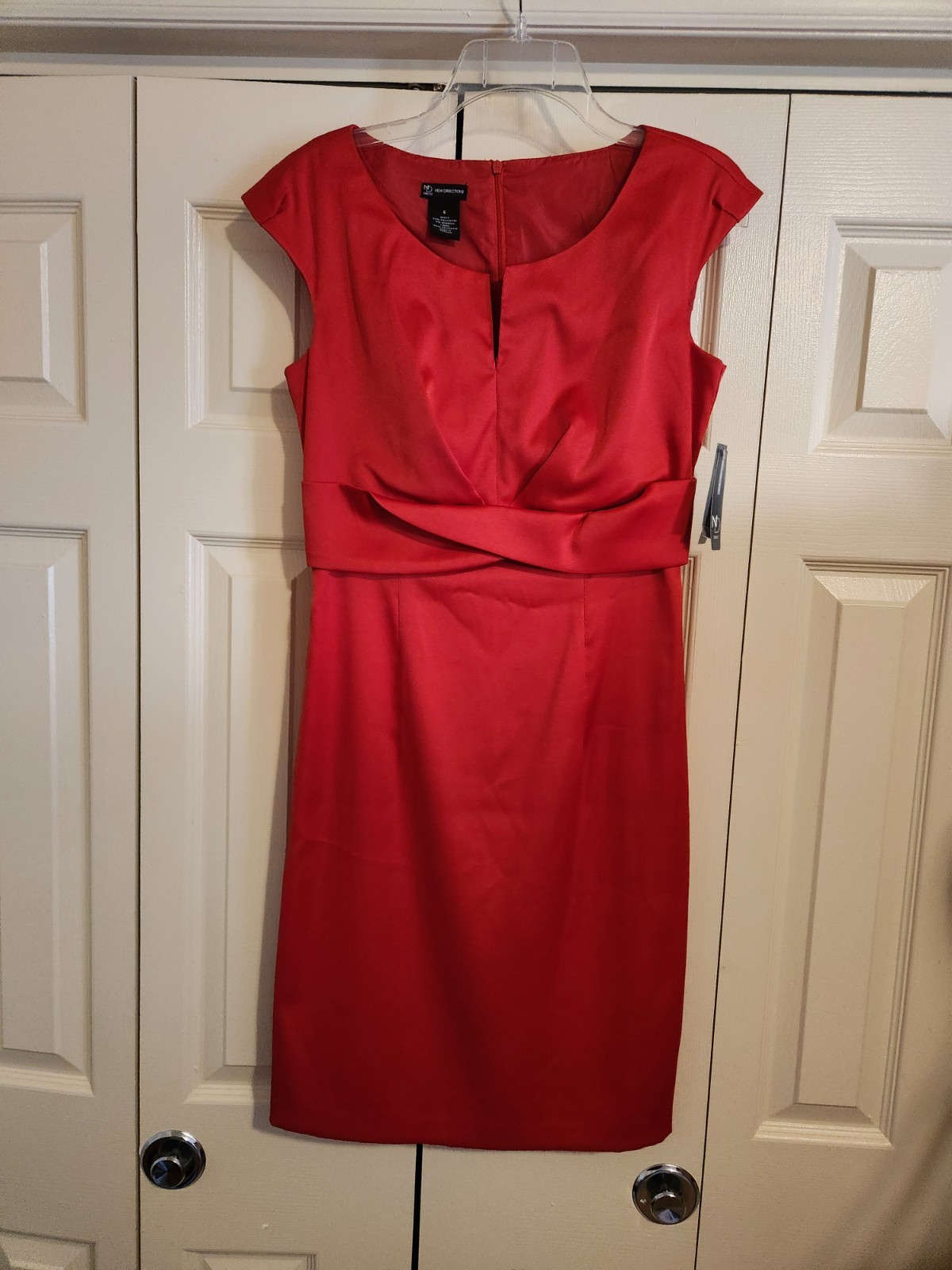 New Directions cocktail dress, NEW, red, size 6, shinny and elegant