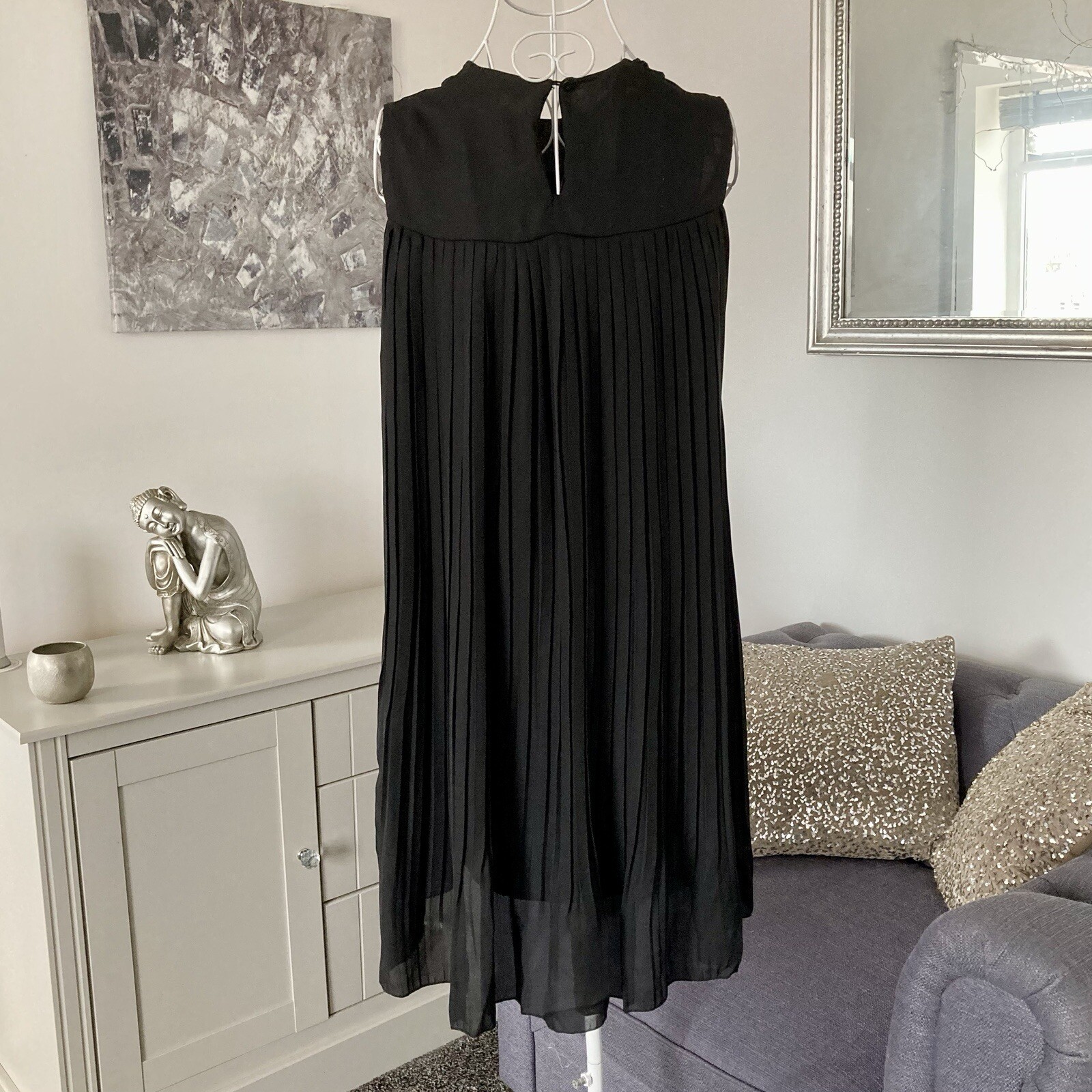 Black Chiffon Round Neck Sleeveless Button Fastening Pleated Swing Mini Dress 8