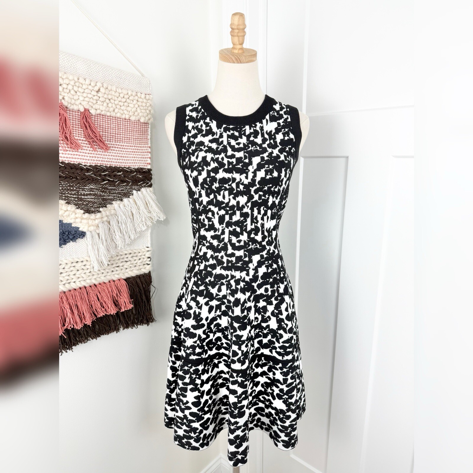 Kate Spade Floral Jacquard Knit Fit & Flare Dress Black White Sz S Sleeveless