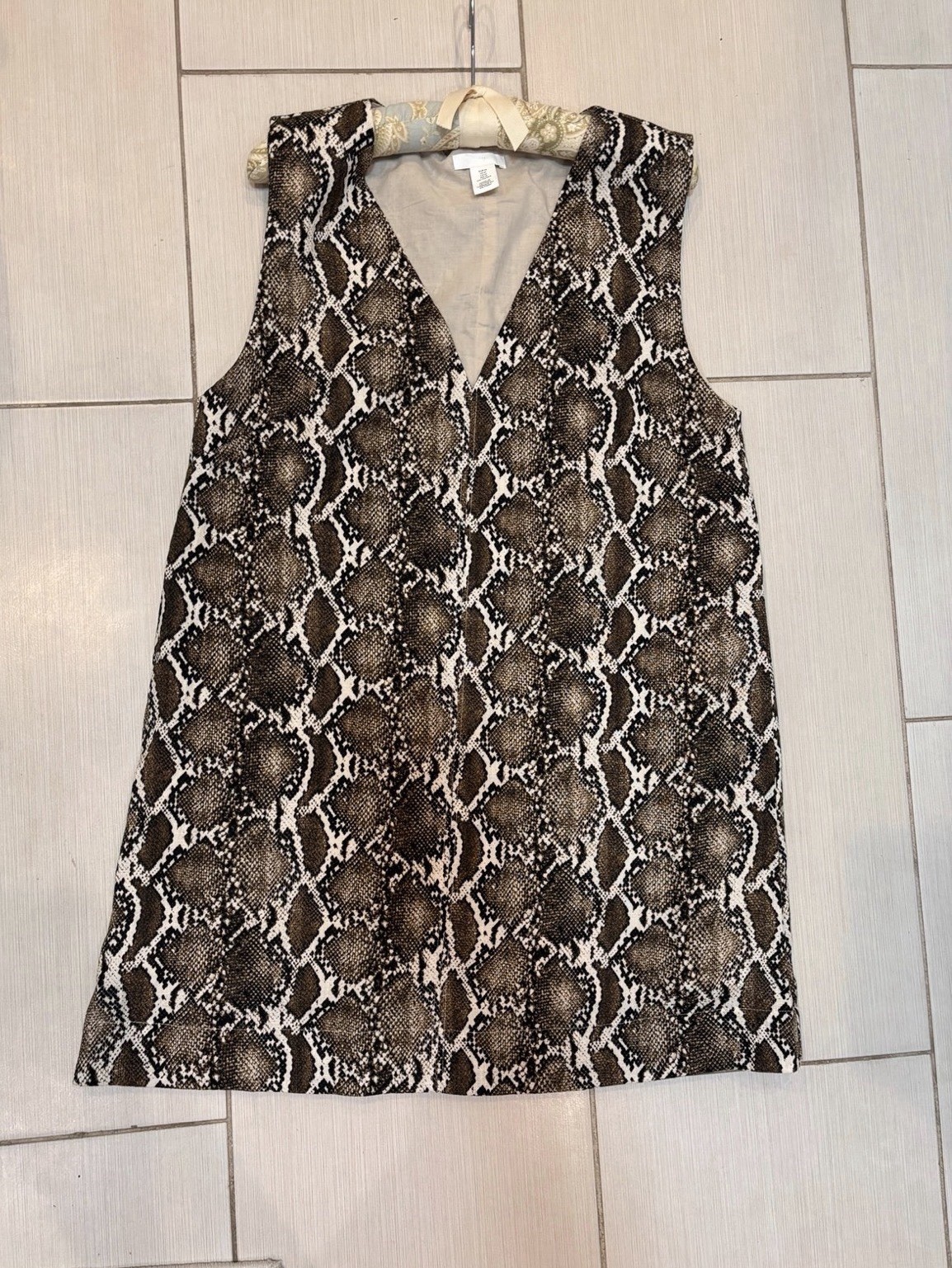 H&M V-NECK SHIFT DRESS Snakeskin pattern Size M