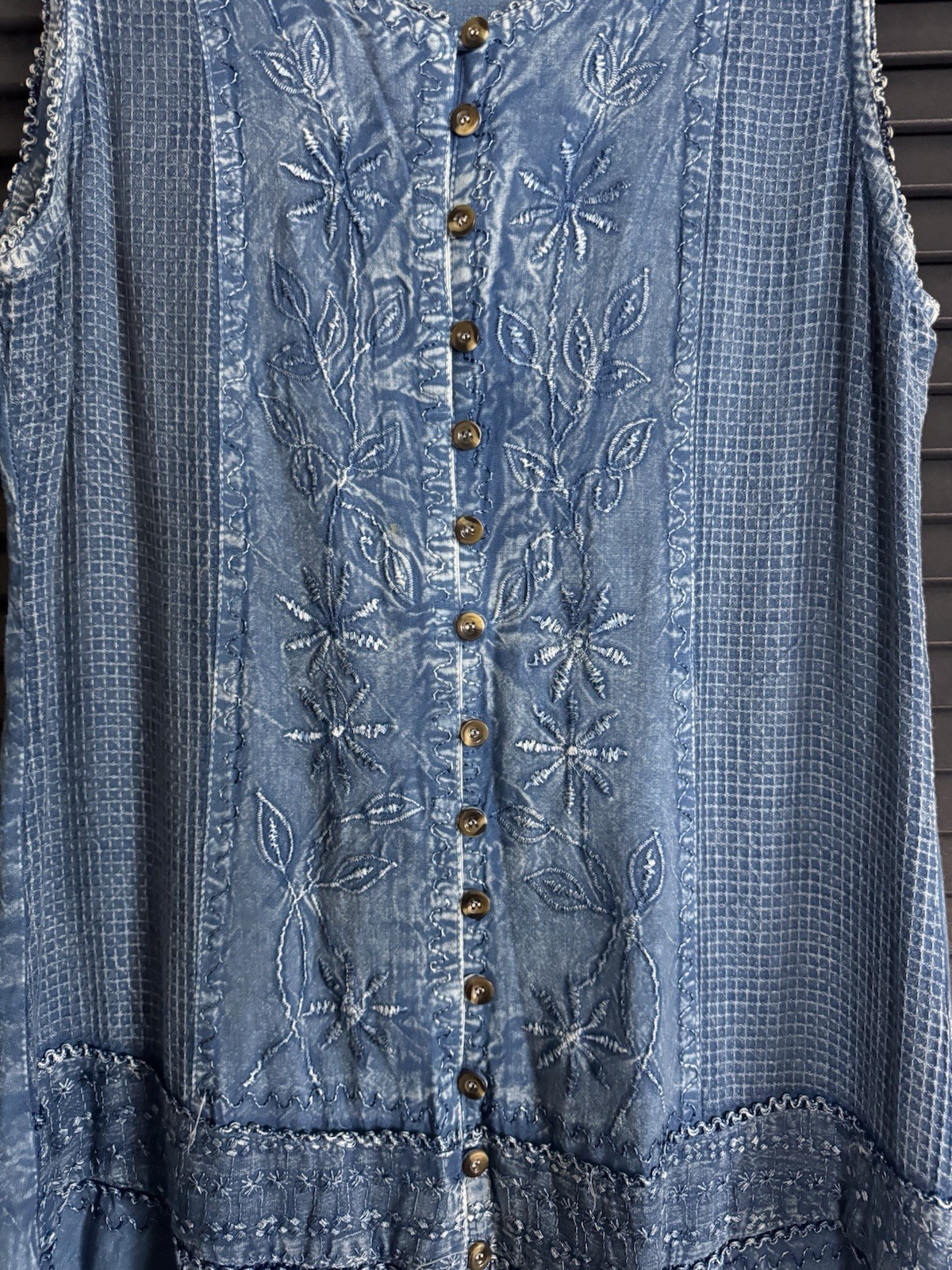 Raya Sun Blue Chambray Sleeveless Embroidered Dress Size M Boho Cottagecore