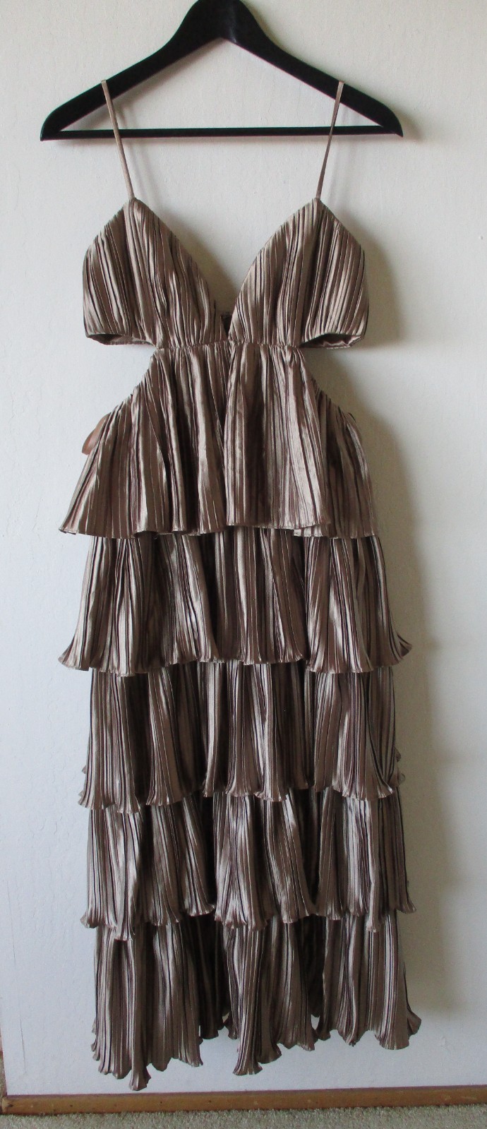 BHLDN x Carly Cushnie Bronze Tiered Pleated V-Neck Cutout Midi Dress Size 6