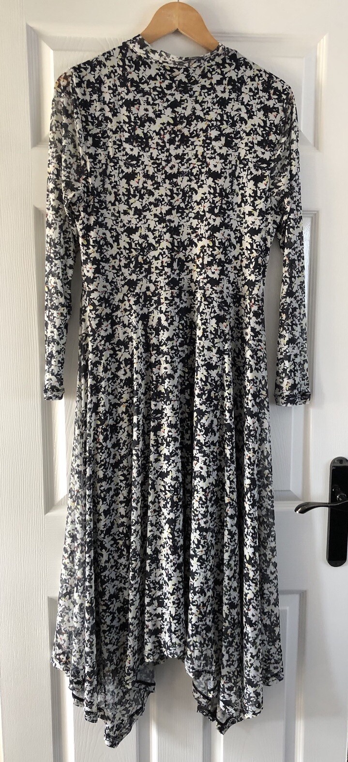 Mint Velvet gorgeous floral Print Mesh Midi Dress, size 10 Worn Once