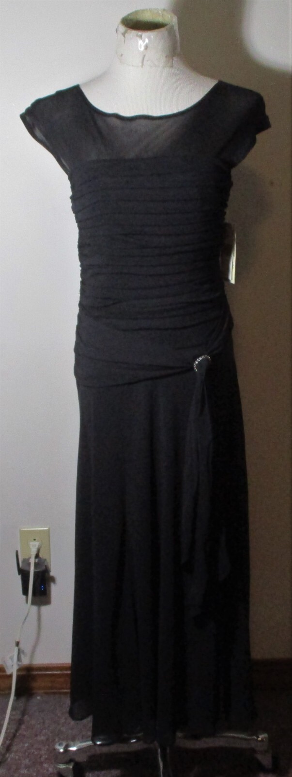 SANGRIA Black Sleeveless Midi Ruched Dress Size 10 NWT