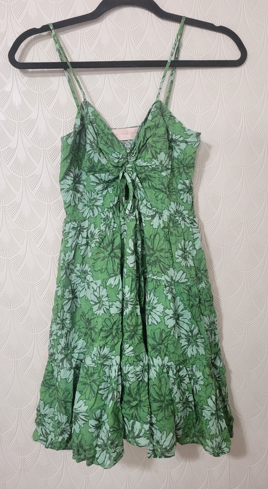 Gypsy and Gold Floral Strap Mini Dress Green Smocked Back Keyhole size Small