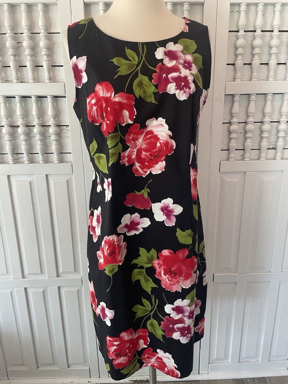 Vintage Kathie Lee women’s size 12 black floral sheath cotton blend dress, E15
