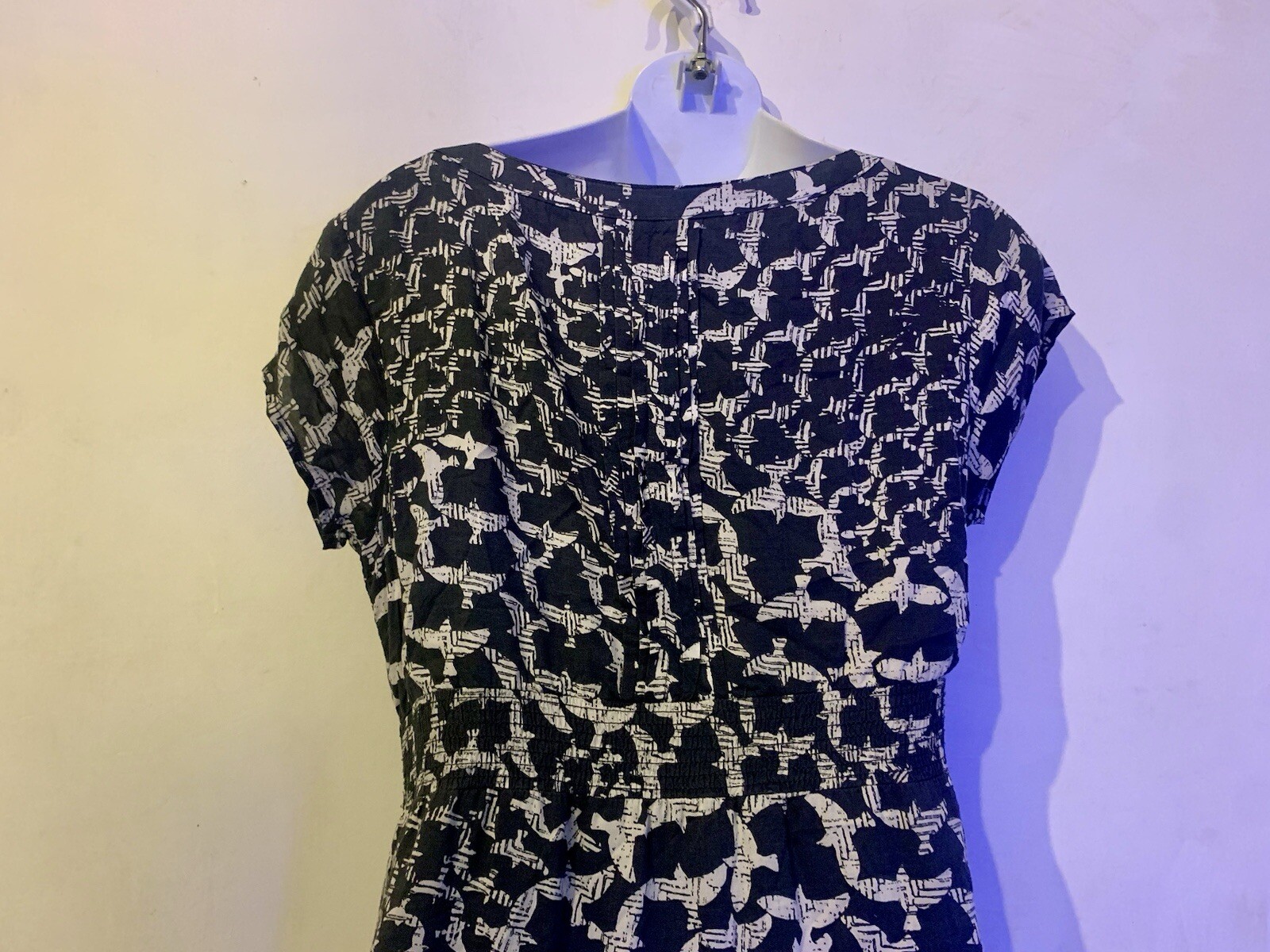 WHITE STUFF, Dark Moonlight-Dove Print-V Neck-Short Sleeve-Lined-Dress. Size 8