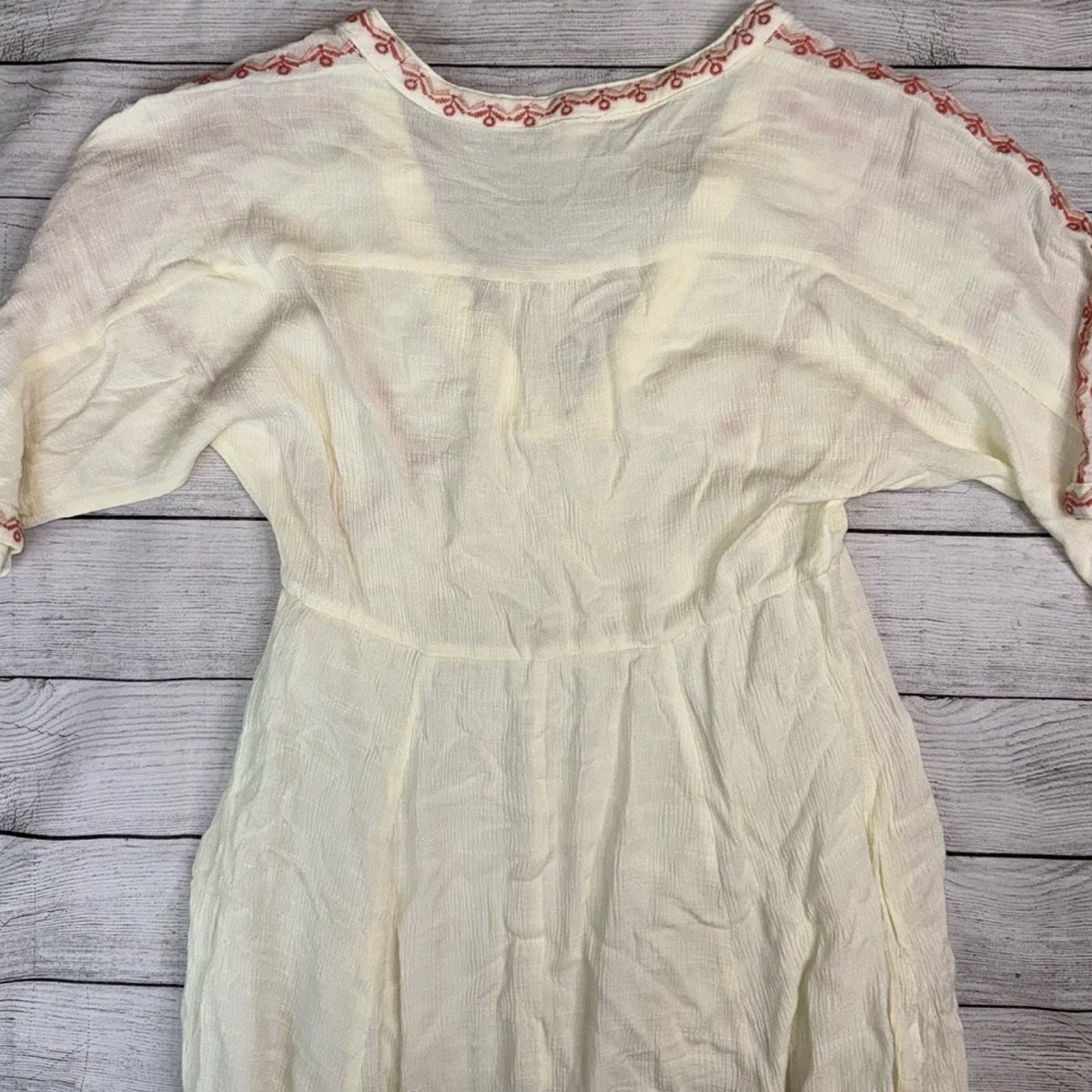 En Creme Ivory and Red V-Neck Embroidered Midi Dress with Handkerchief Hem Small