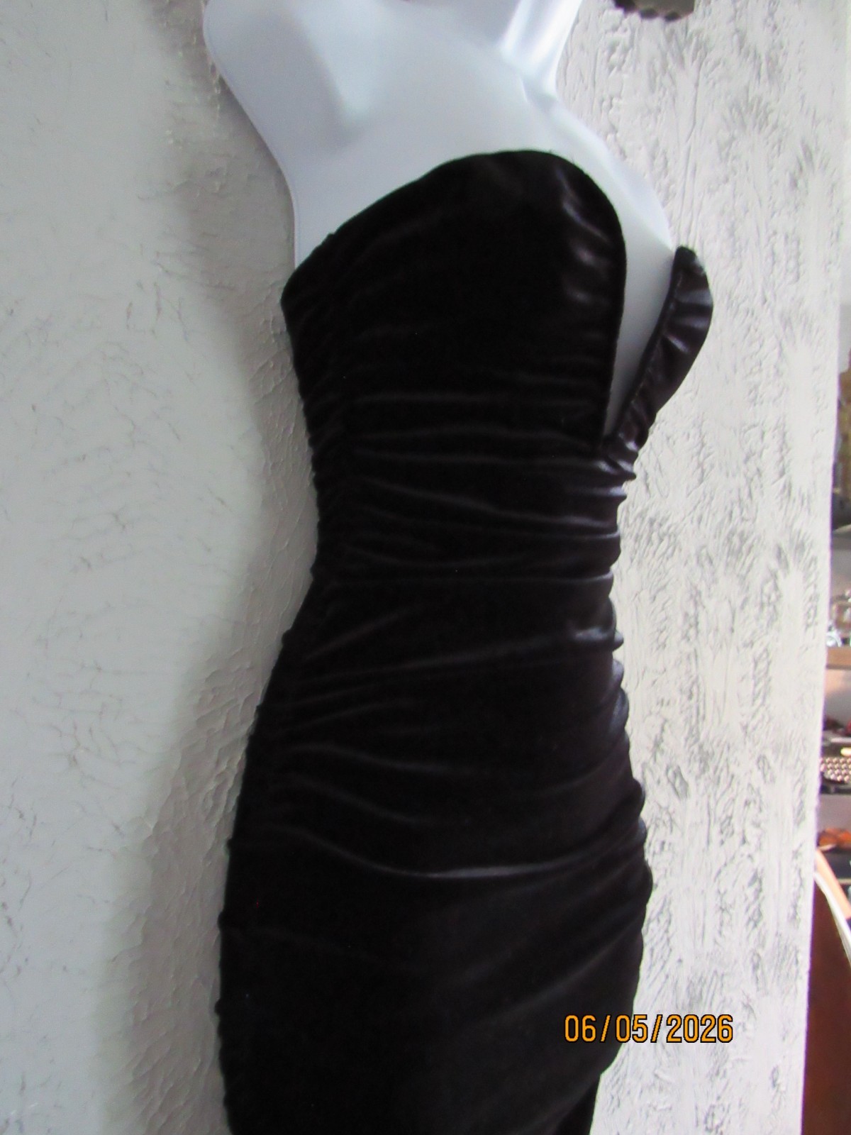 B. Darlin nwt sz 1/2 black velvet pencil strapless club dress v-neck sexy