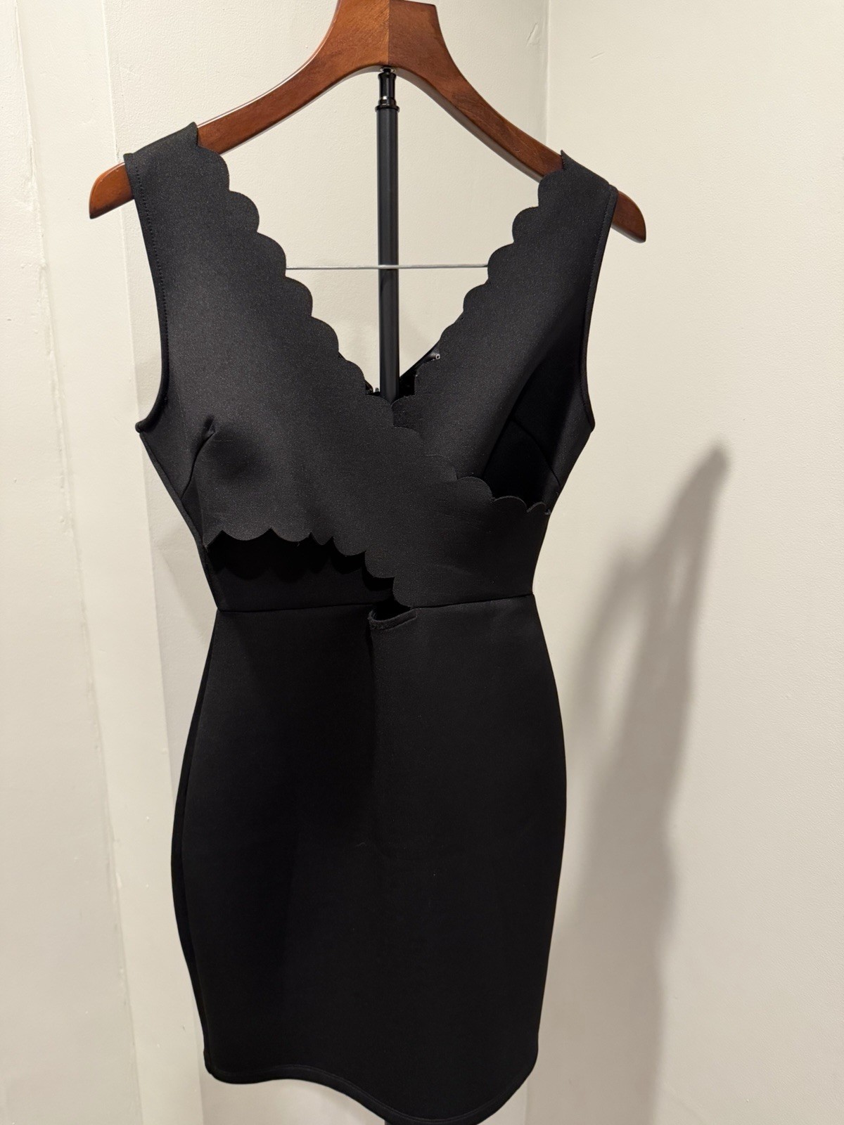 Aqua – Black size small Scallop V-Neck Sheath Dress – Elegant Women’s Dress