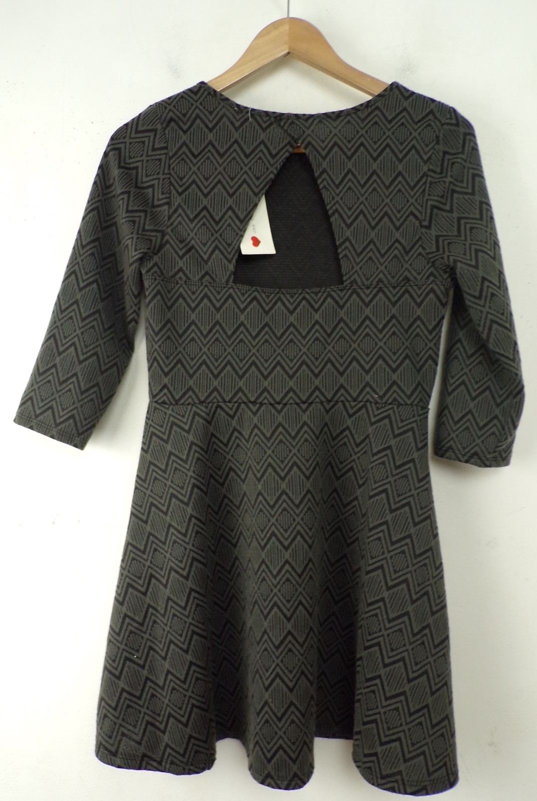 NWT ONE CLOTHING Dress Size Large Black & Gray Zigzag Print Cutout Back Fitted