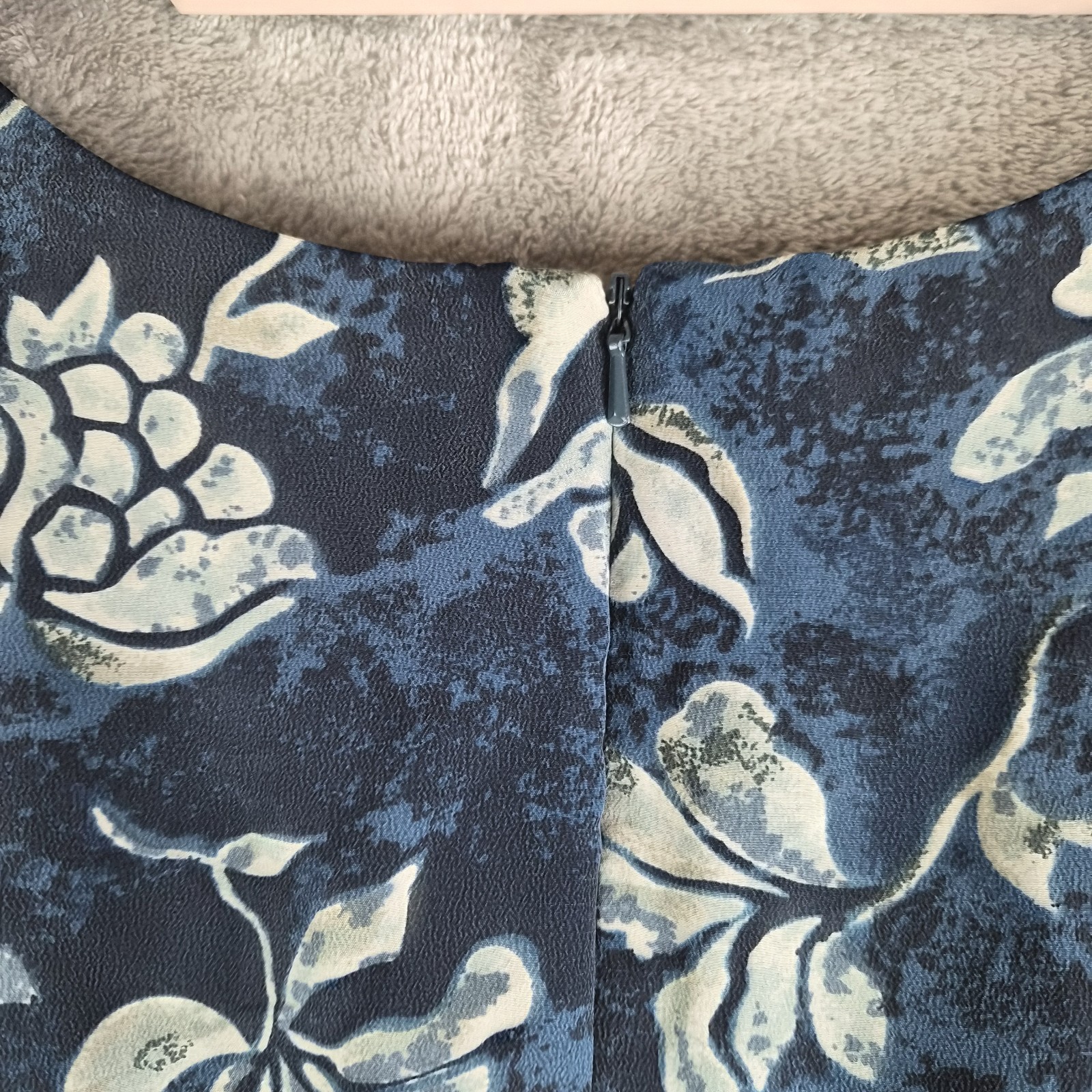 Nancy Crystal Midi Dress Medium Navy Blue Floral Silk Sleeveless Event Party