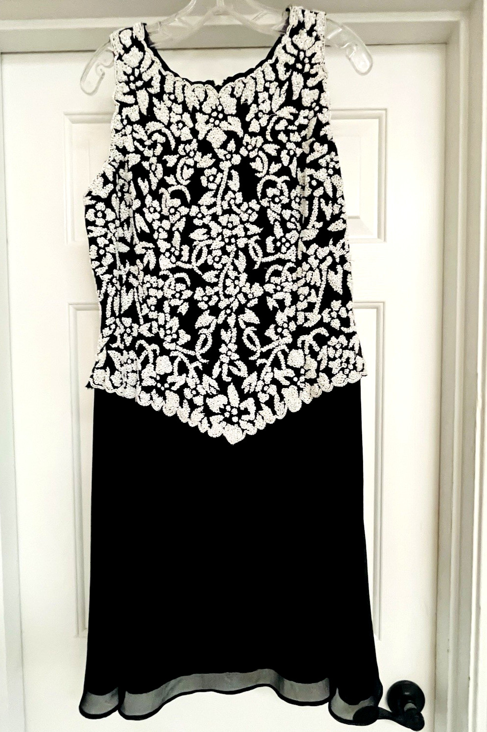 JKARA J KARA Cocktail Party Dress Black & White Beaded Bodice Sleeveless Size 12