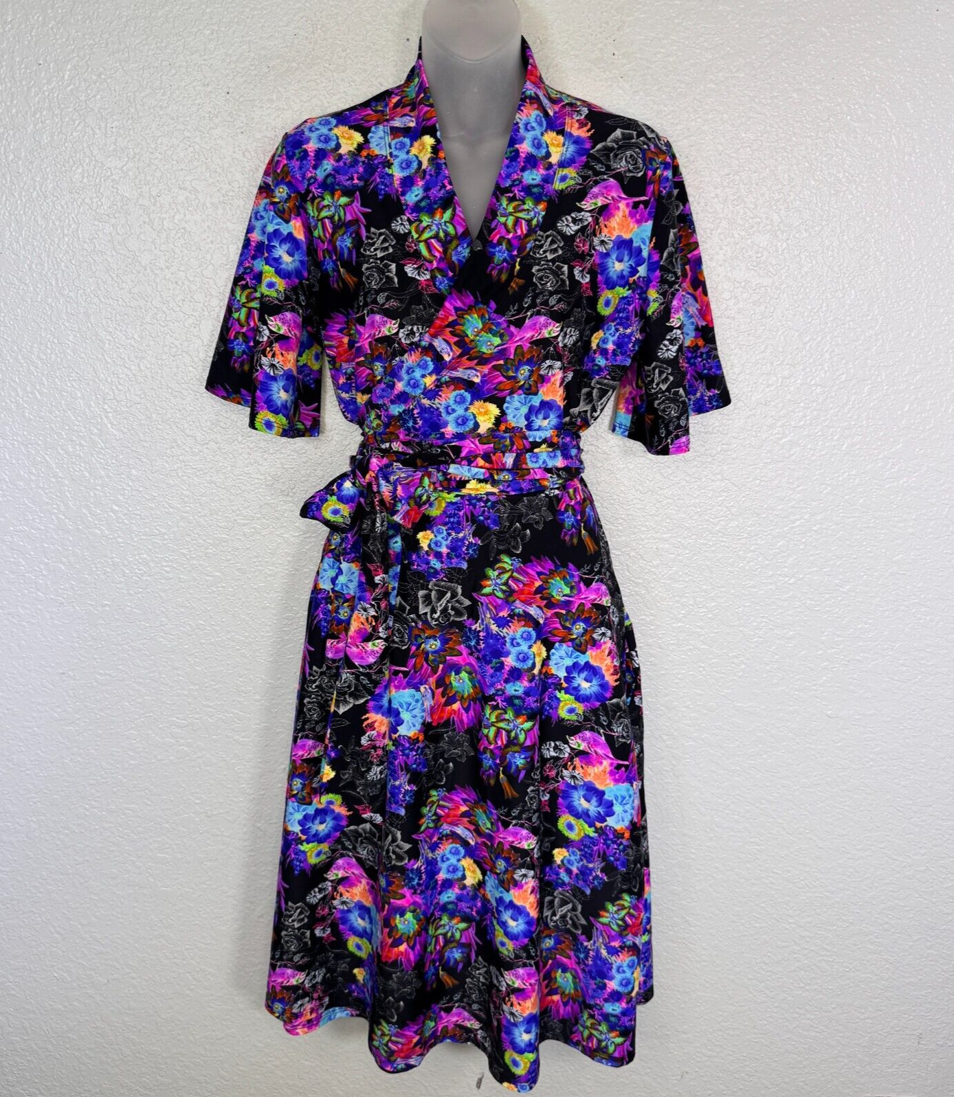Elhoffer Essentials Wrap Dress Womens Medium Kaleidoscope Flowers Flutter Sleeve