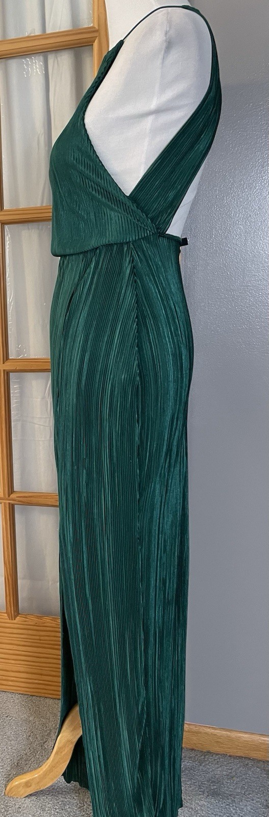 Boohoo Pleated Halter Maxi Dress Sz 4 Back Cut Out Slit Green Cocktail Party