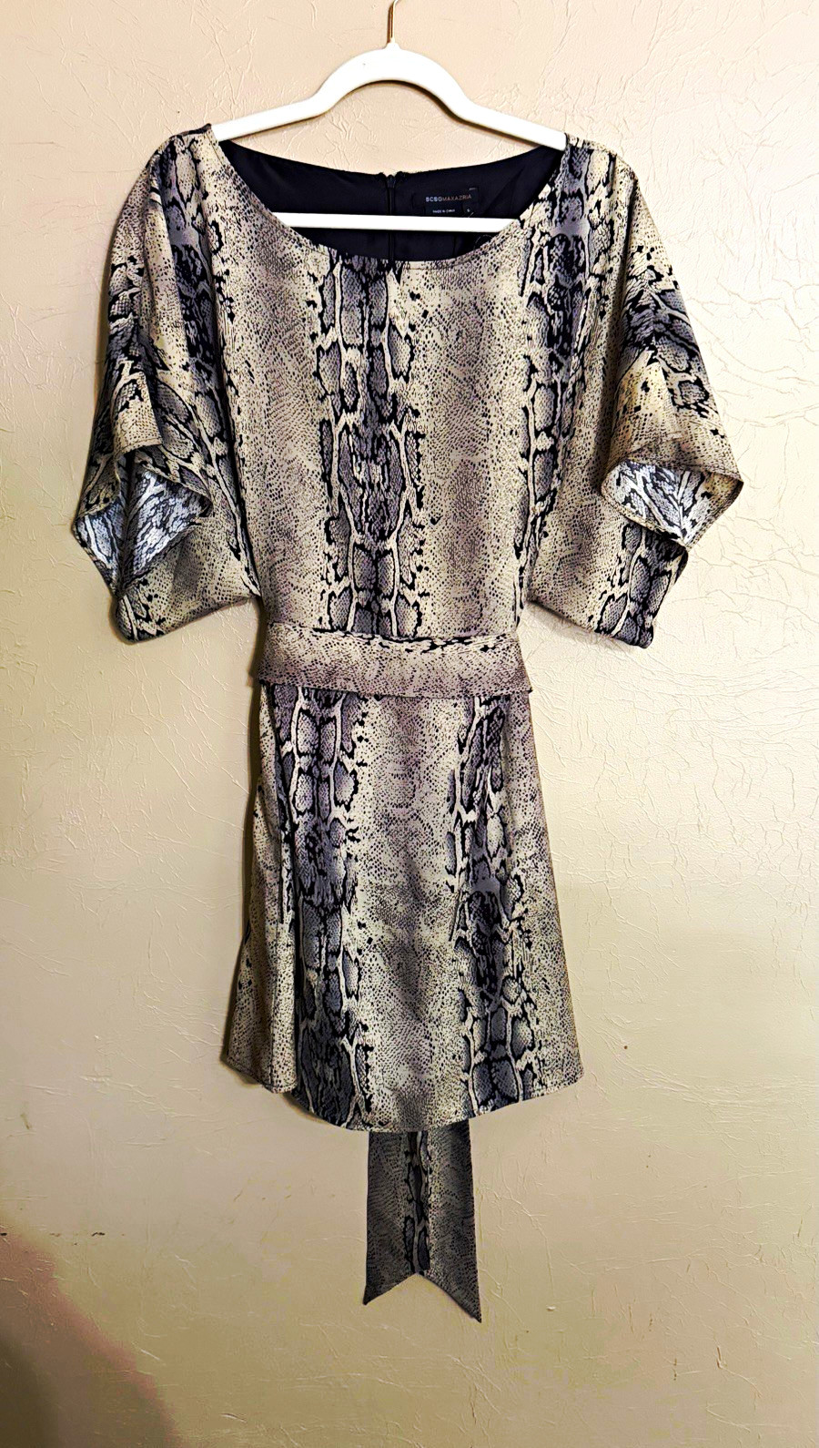 NWT BCBGMAXAZRIA Snakeskin Print Dress Size Small Dolman Sleeve Belted $240