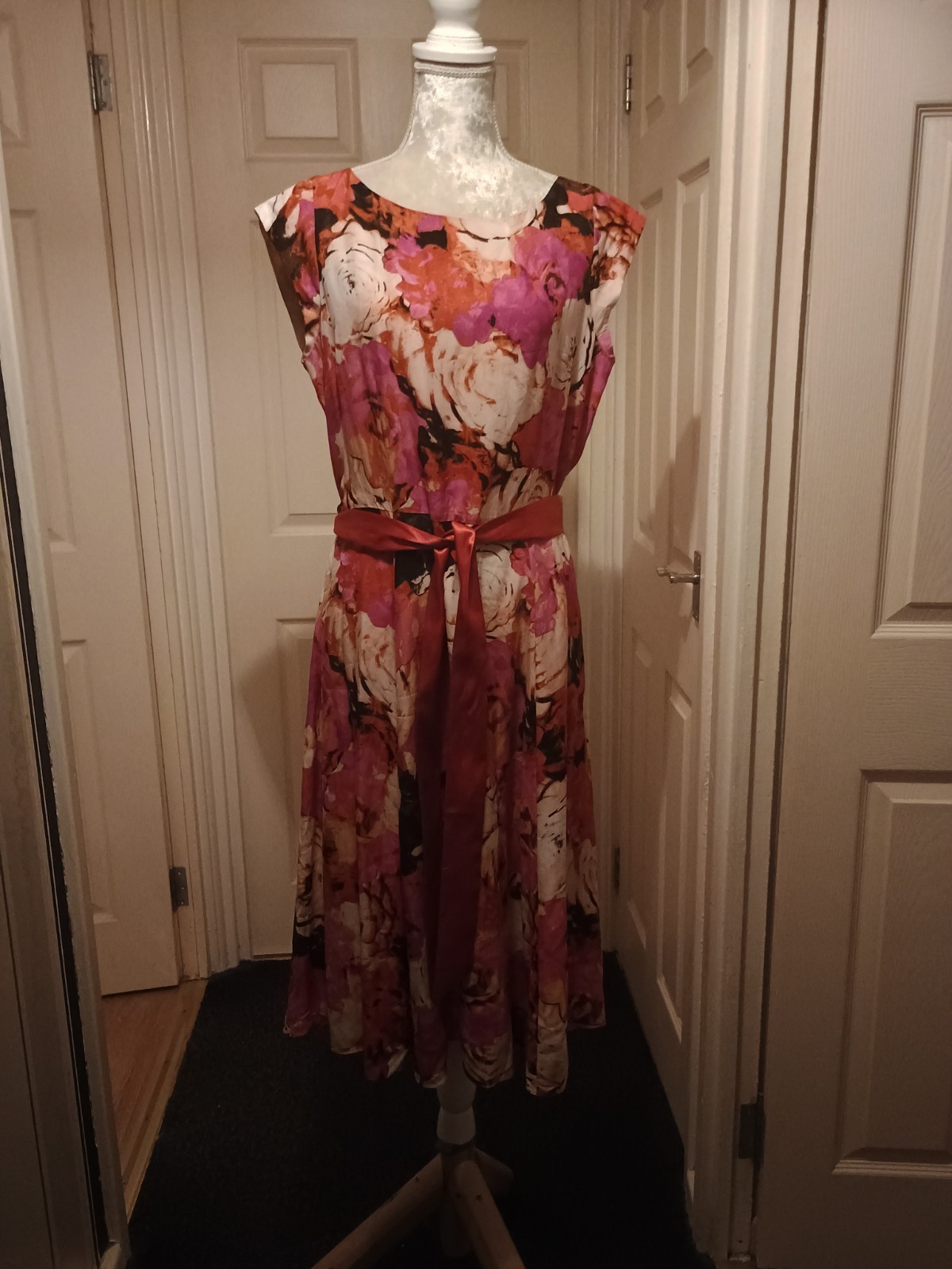 NWT LAURA ASHLEY MIDI DRESS. PINK/MULTI FLORAL. SILK MIX UK 14 RRP £115.00