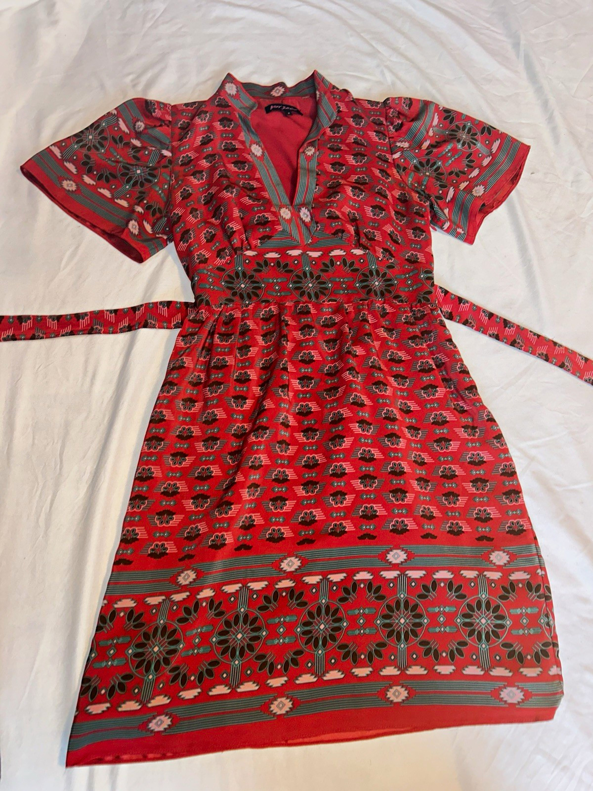 Betsey Johnson Red Geometric Silk A-Line Dress 2 V-Neck Tie Belt Short Sleeve