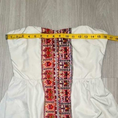 Roxy White Strapless Smocked Top Embroidered Tribal Border Dress L G G