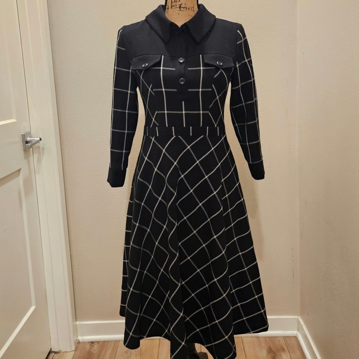 Black and White Midi Classic Long Sleeve A-Line Shirt Dress Medium