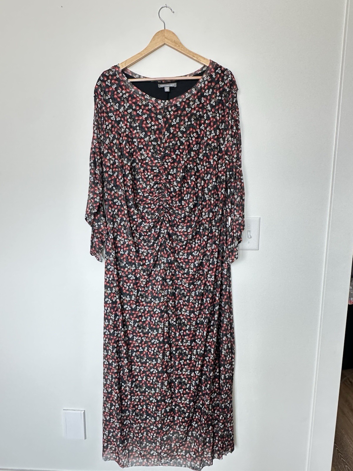 Kate & Mallory 3X Womens Long Sleeved Navy Red Flower Lined Stretchy Flowy Dress