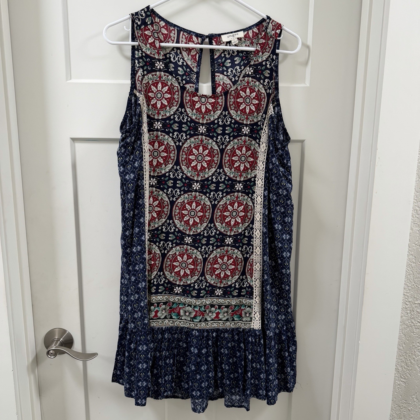 Umber Woman Bohemian Medallion Print Blue & Red Sleeveless Ruffled Hem Dress L