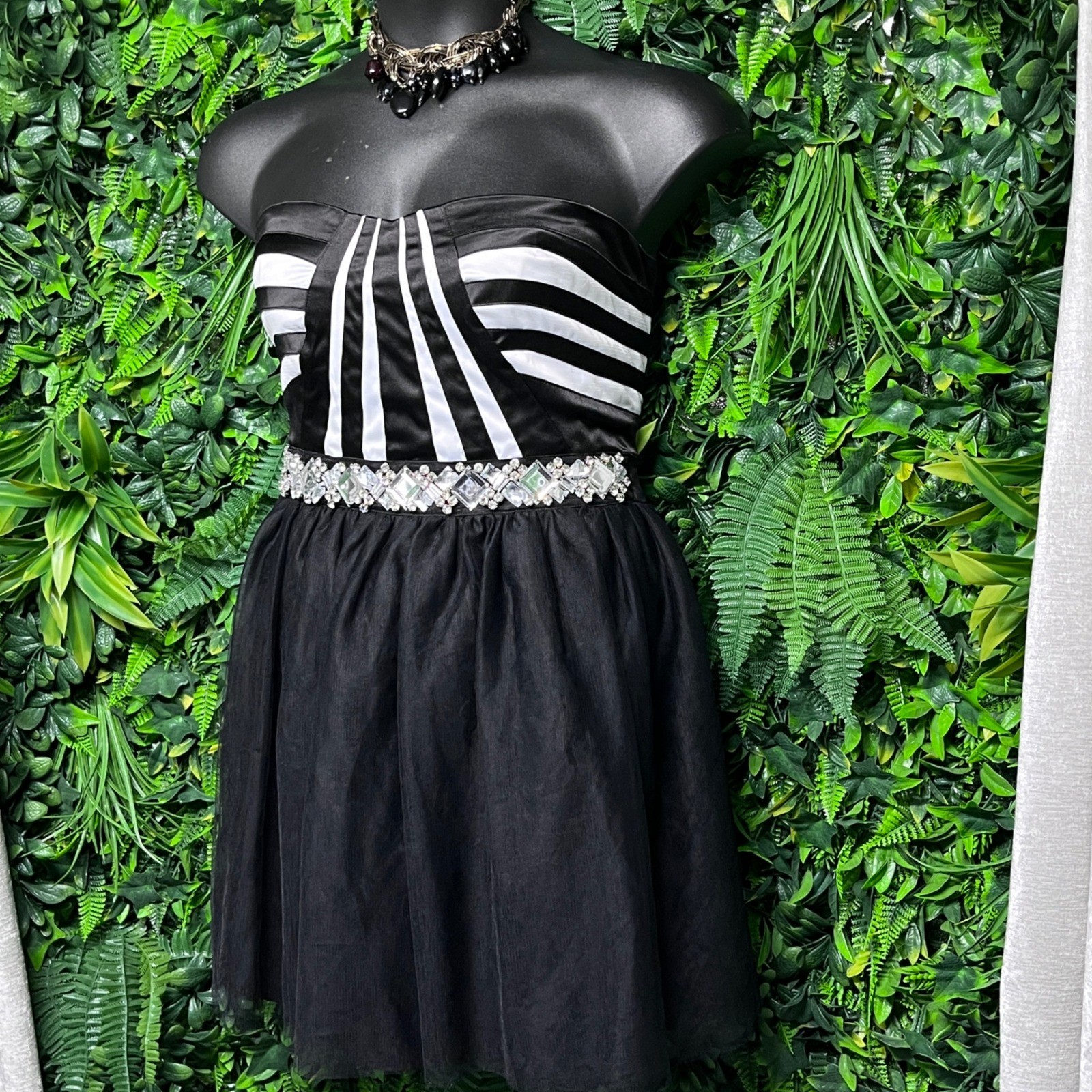Love Reign Dress 11 Black White Strapless Rhinestone Belt Party Cocktail 3012
