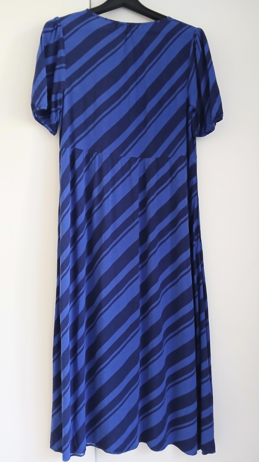 Hush blue & black diagonal stripe short sleeved v-neck maxi dress – Size 8