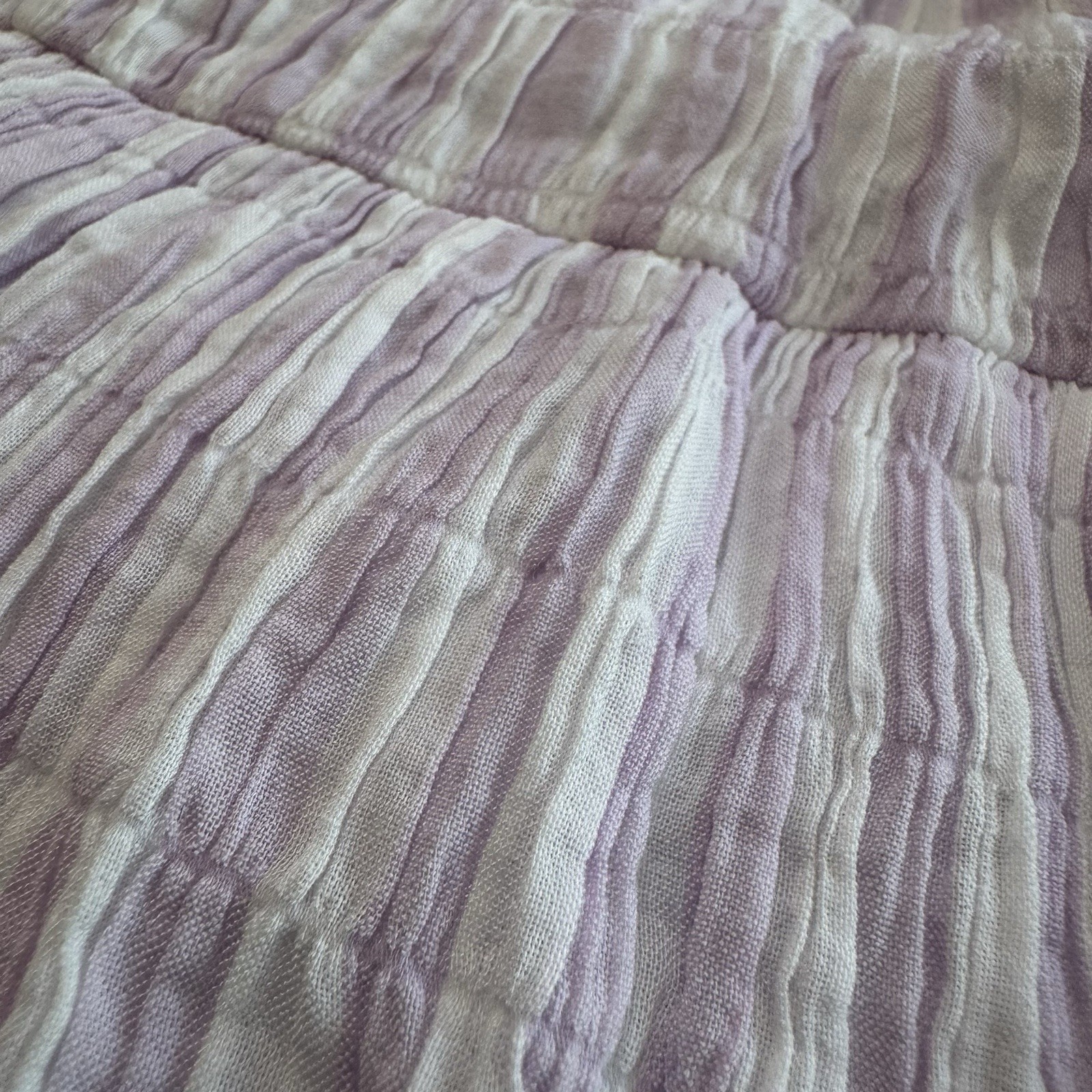 Cinq à Sept Seersucker Midi Dress Size 6 Lavender Ivory Smocked Elastic Waist