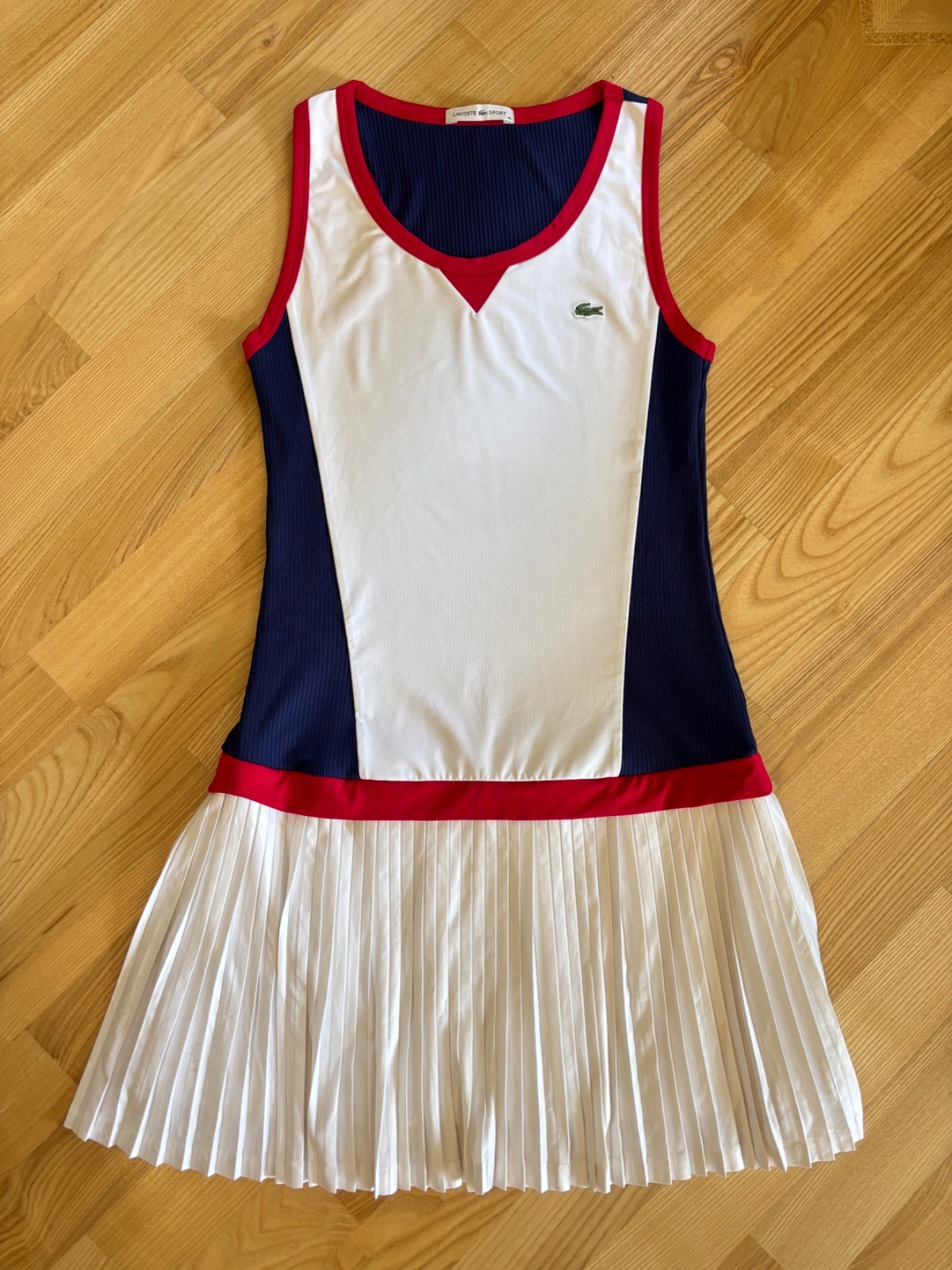 Lacoste Sport Women’s Tennis Dress Size 40 White Navy Blue Red Pleated Performan