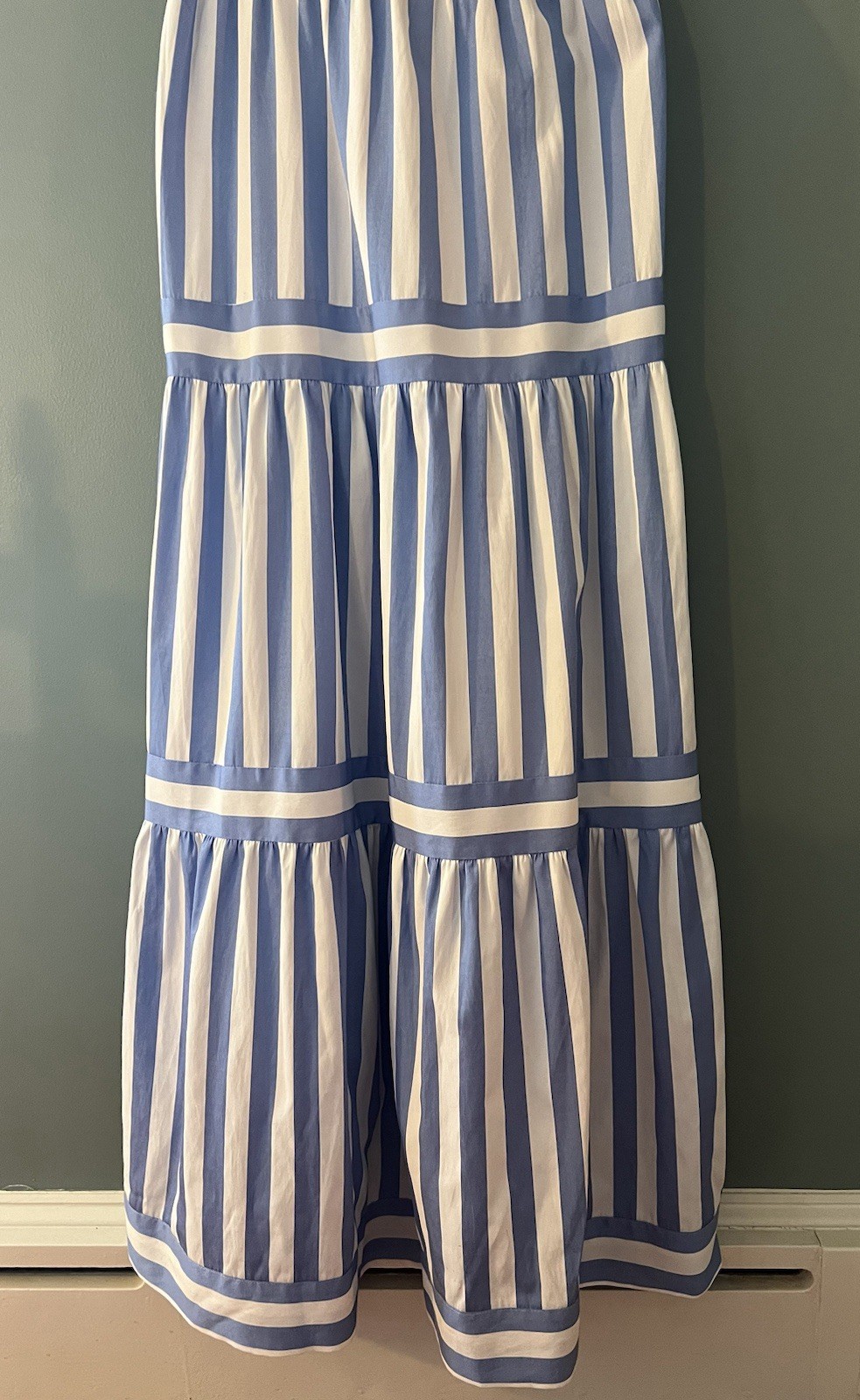 Aura White & Blue Striped Maxi Dress – size (S)