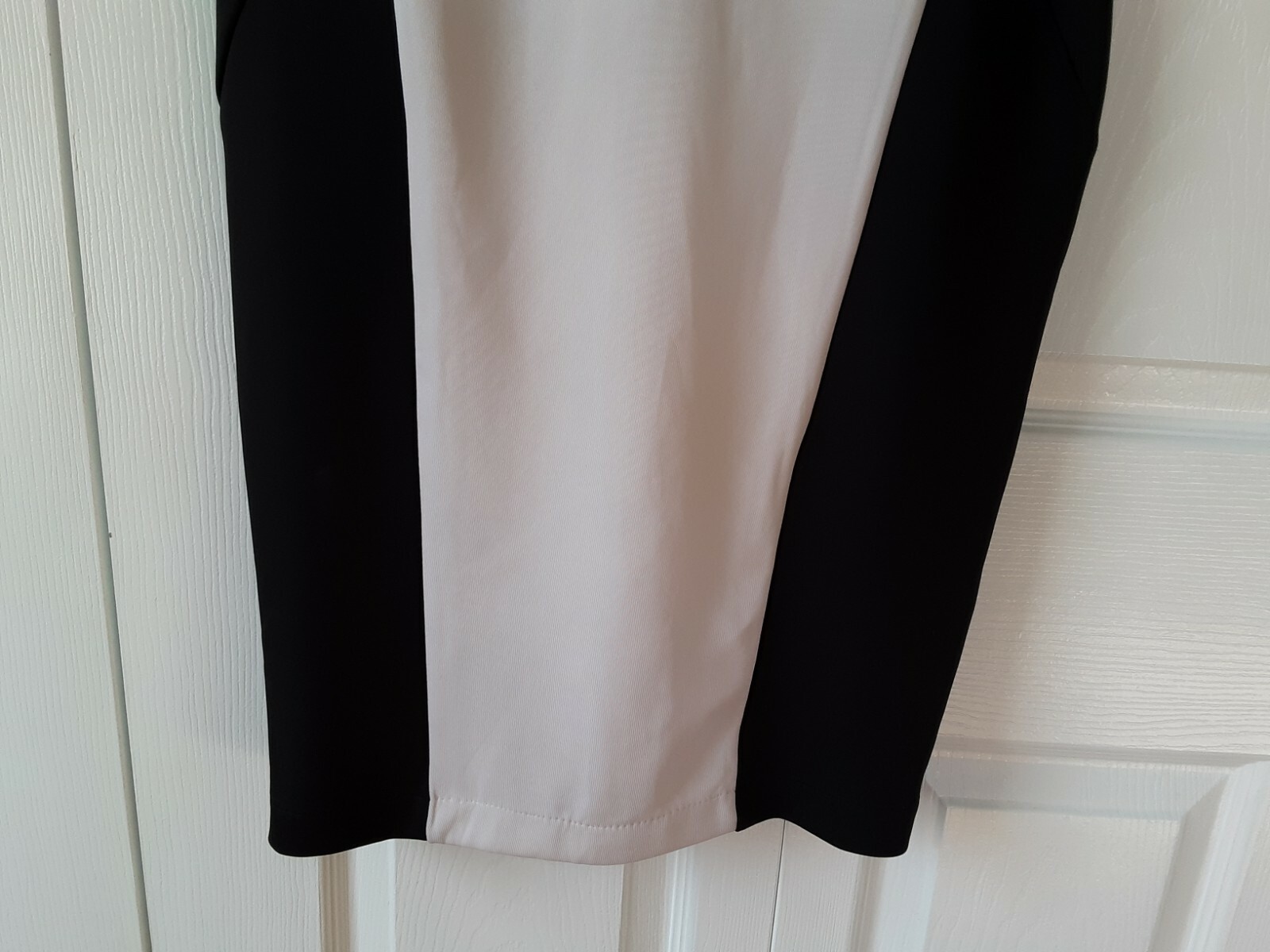 Trulli Size 4 Black White Fitted Sheath Dress Beaded Career Cocktail Party