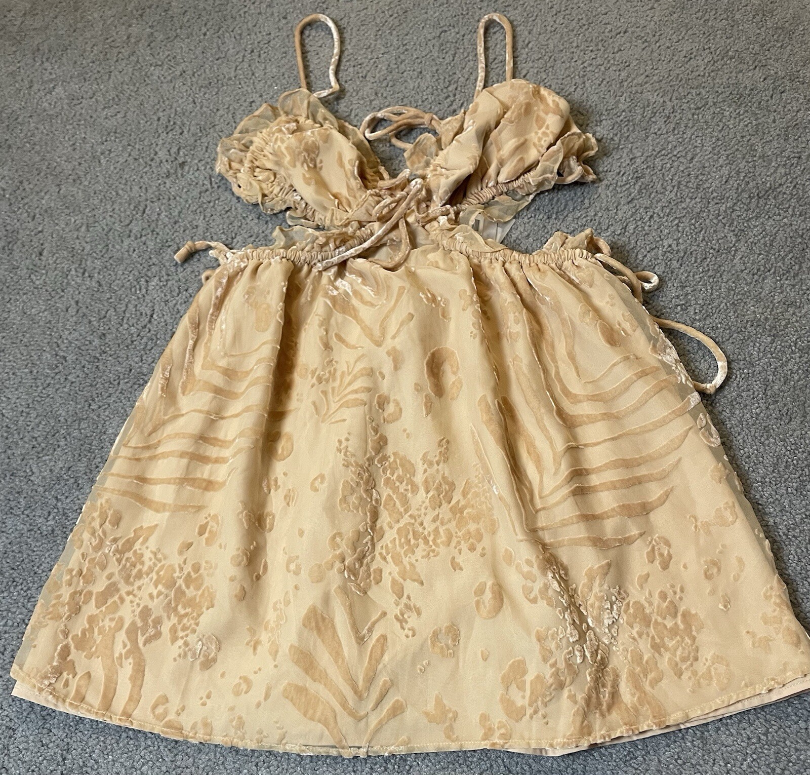 Saboluxe Strappy Open Back Dress M Mini Beige Velvet Floral Mesh Cut Out Waist